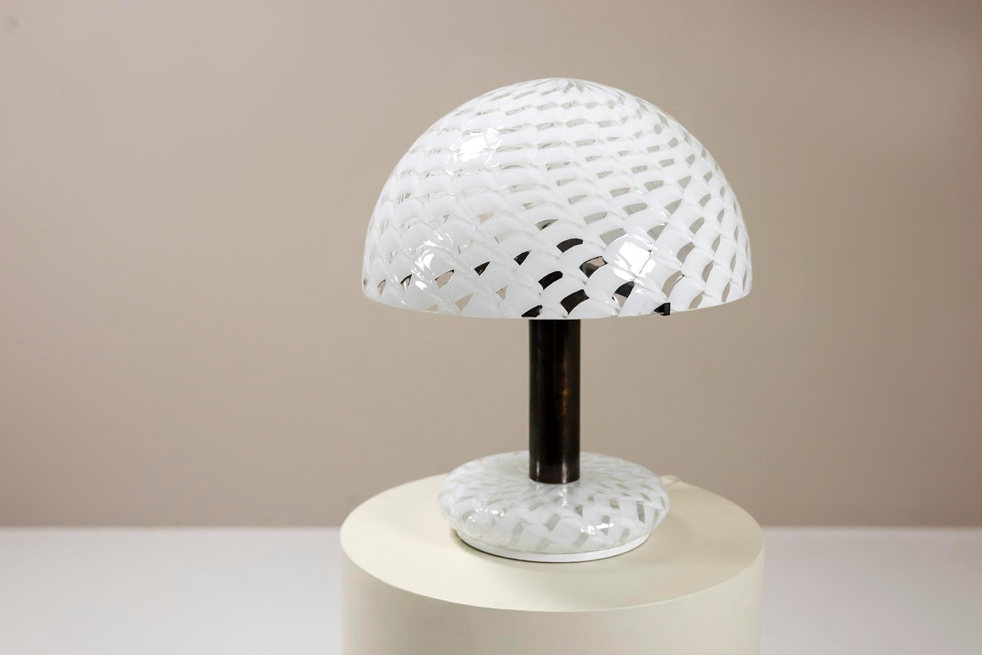 Lámpara de sobremesa LT 354 de Murano por Carlo Nason para AV Mazzega, Italia Años 70 Moderno de mediados de siglo en venta