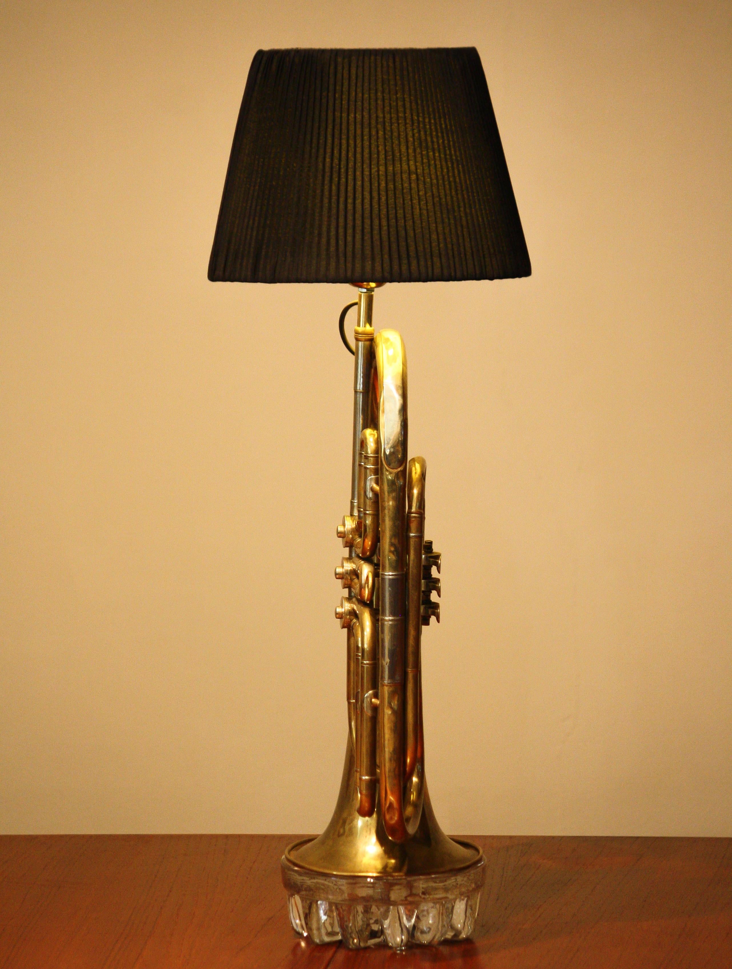 Table Lamp Made of an American Cornet Flaps Trumpet from 1920s, Art Deco 2
