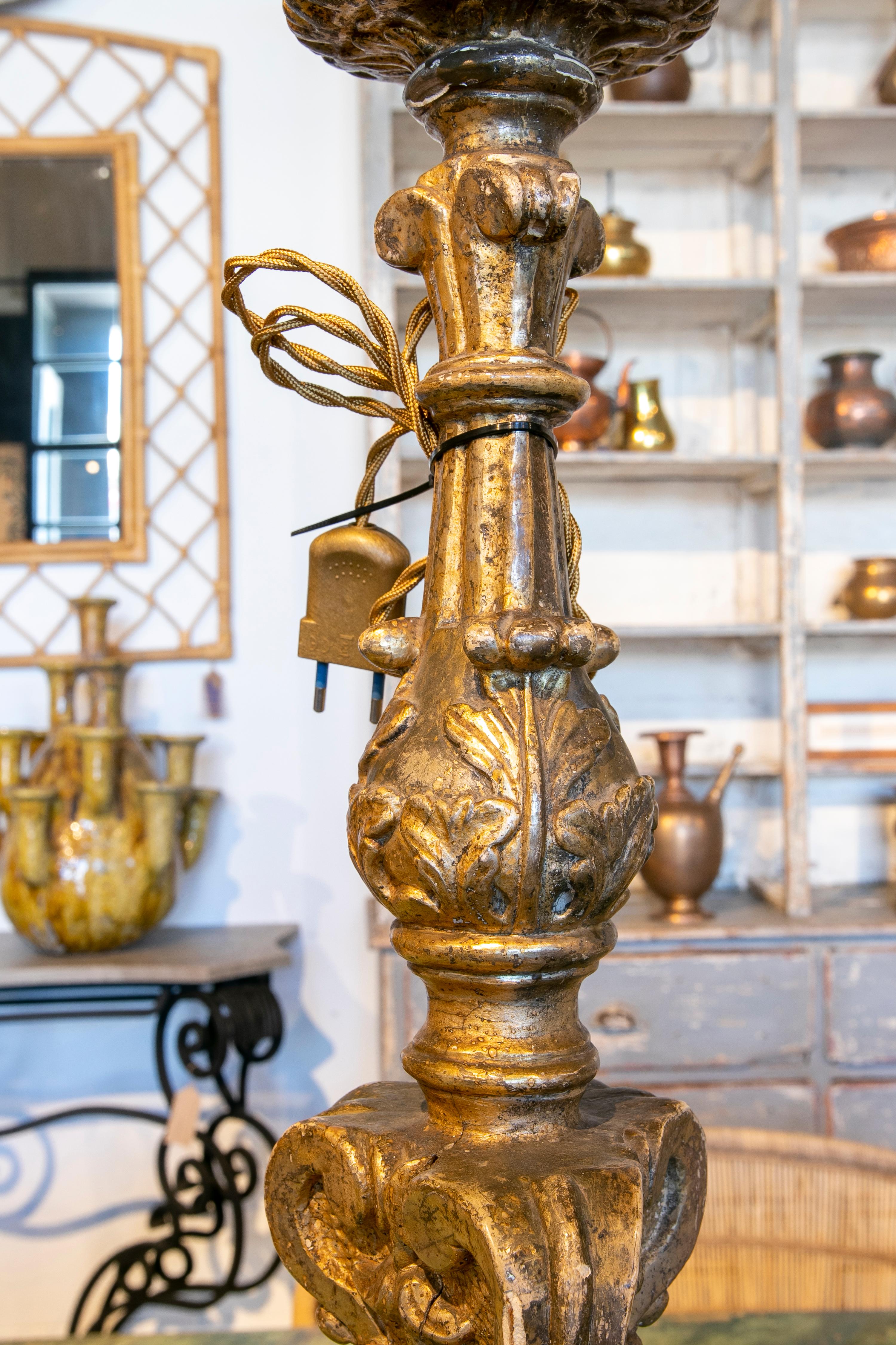 XIXe siècle Lampe de bureau fabriquée avec un porte-xe en laine sculpté à la main en vente