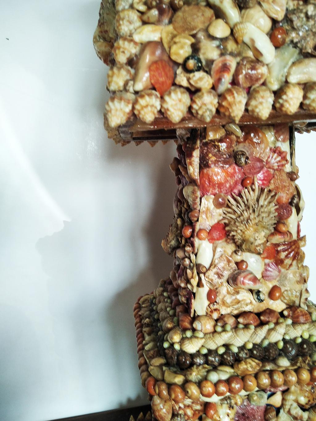 Lámpara de mesa Riviere francesa  Hecho a mano con conchas, Francia Principios del siglo XX en venta 5