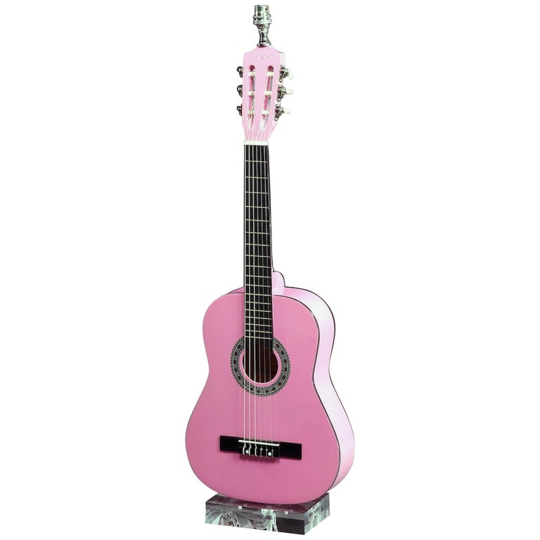 Lampada da tavolo, Martin Smith, chitarra acustica classica, rock and roll  rosa in vendita su 1stDibs