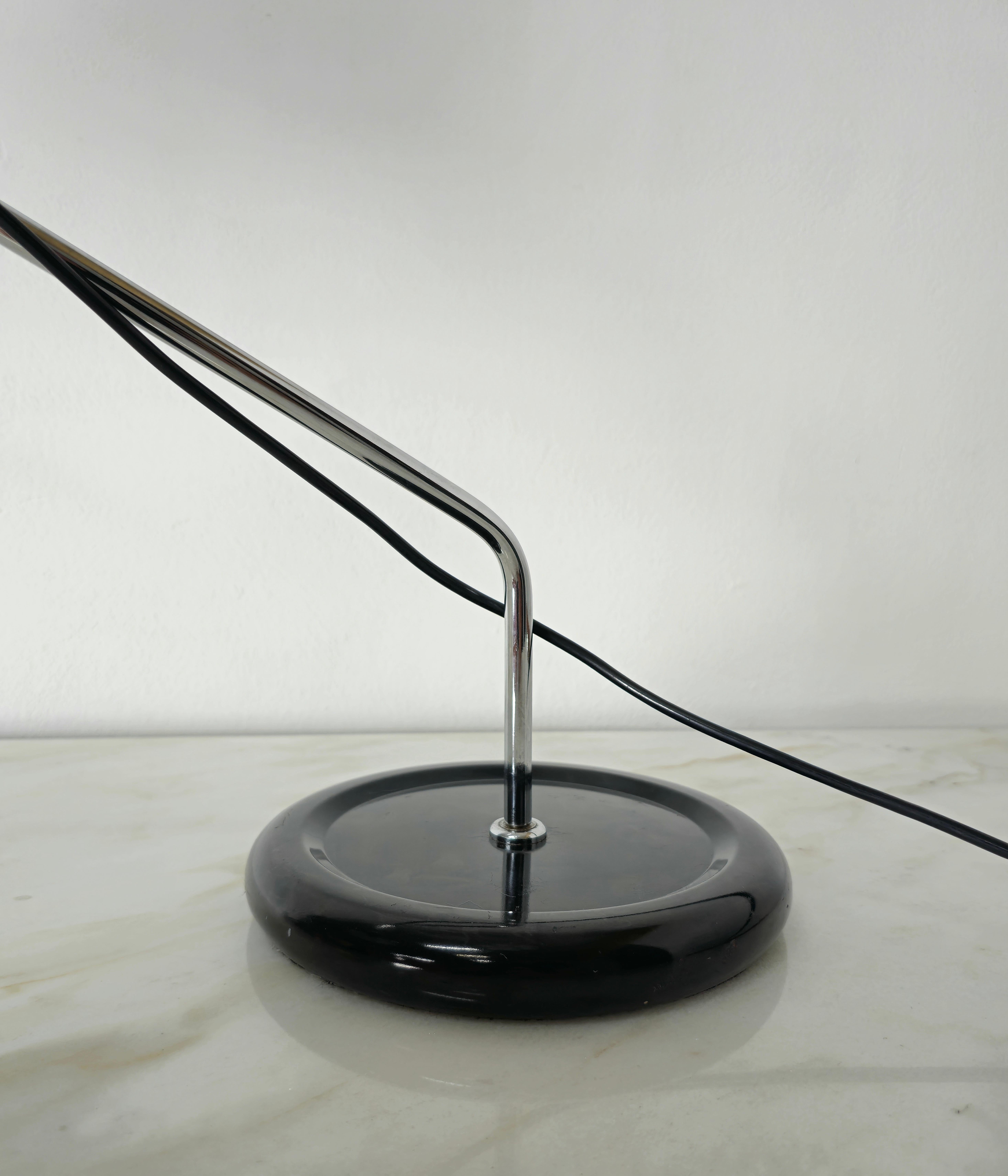 Table Lamp Metal Plastic Black White Guzzini Midcentury Italian Design 1970s For Sale 5
