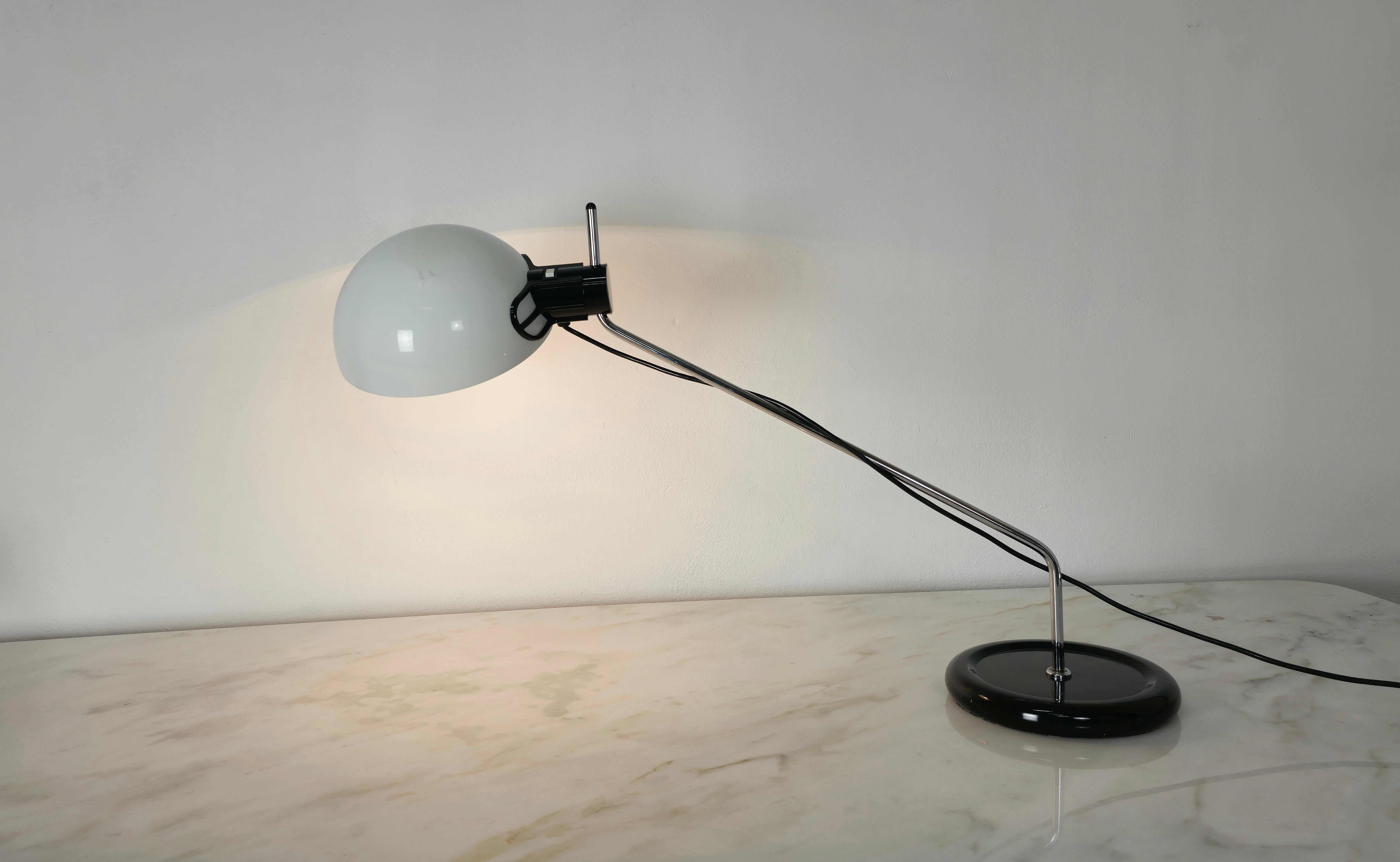 Mid-Century Modern Table Lamp Metal Plastic Black White Guzzini Midcentury Italian Design 1970s For Sale