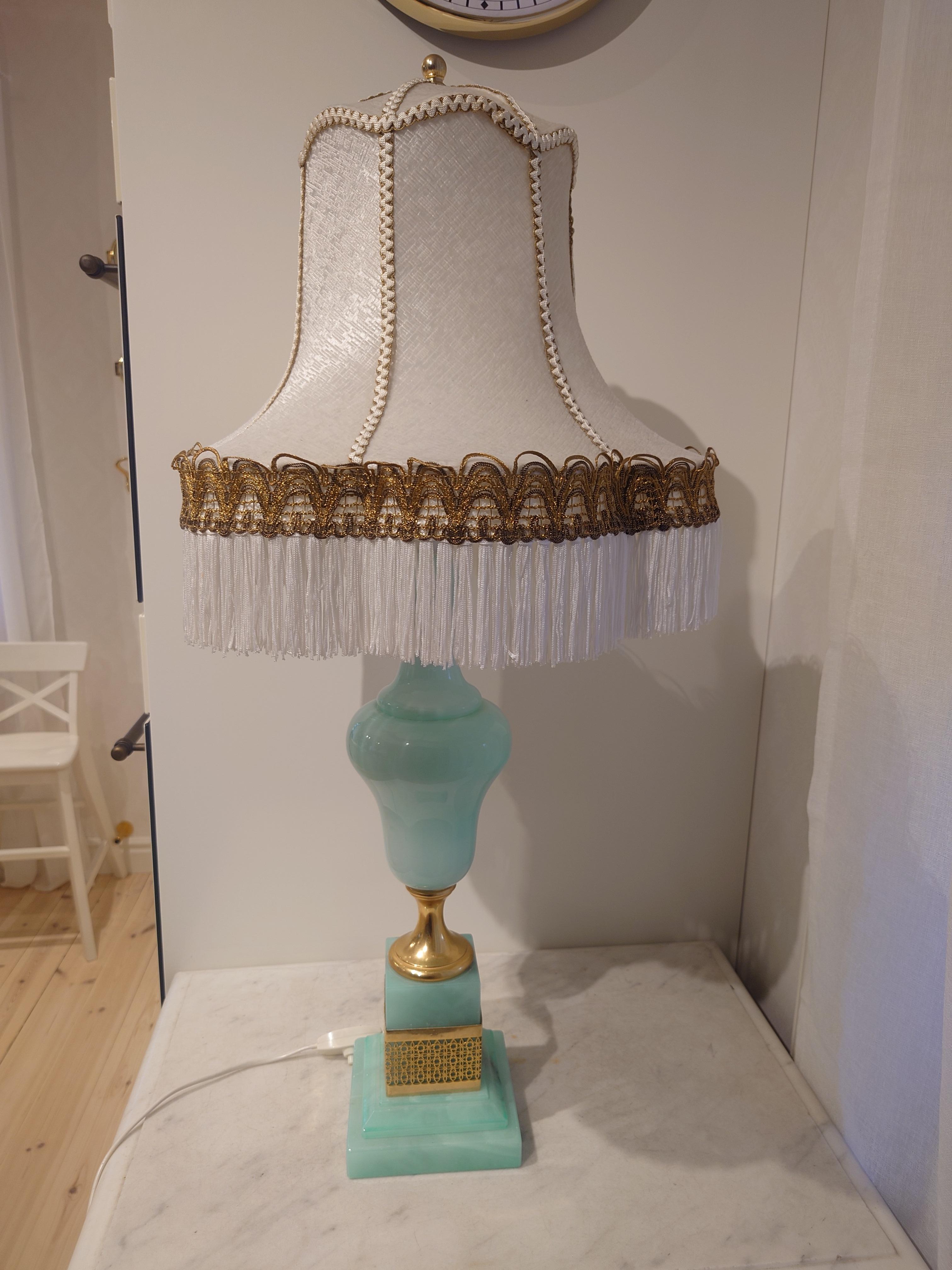 Table lamp Mid-Century Italian Mint Green Alabasterer and Giltwood Lamps For Sale 5