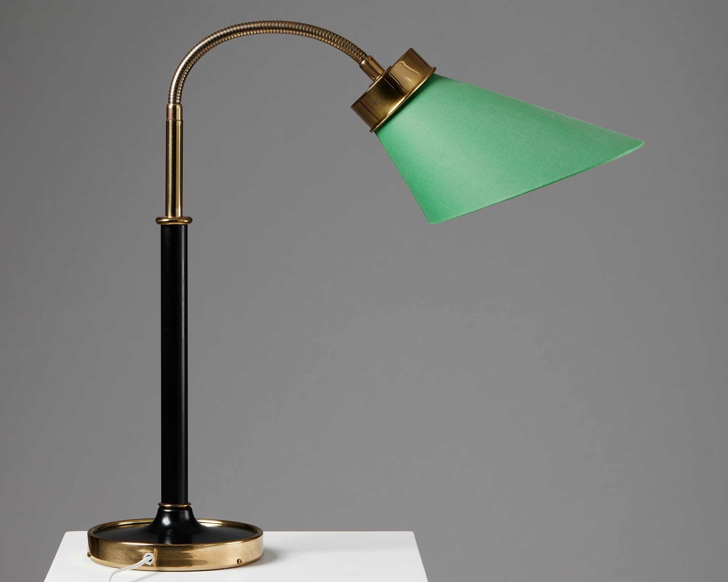 Lampe de bureau modèle 2434 conçue par Josef Frank pour Svenskt Tenn, Suède, 1939 Bon état - En vente à Stockholm, SE
