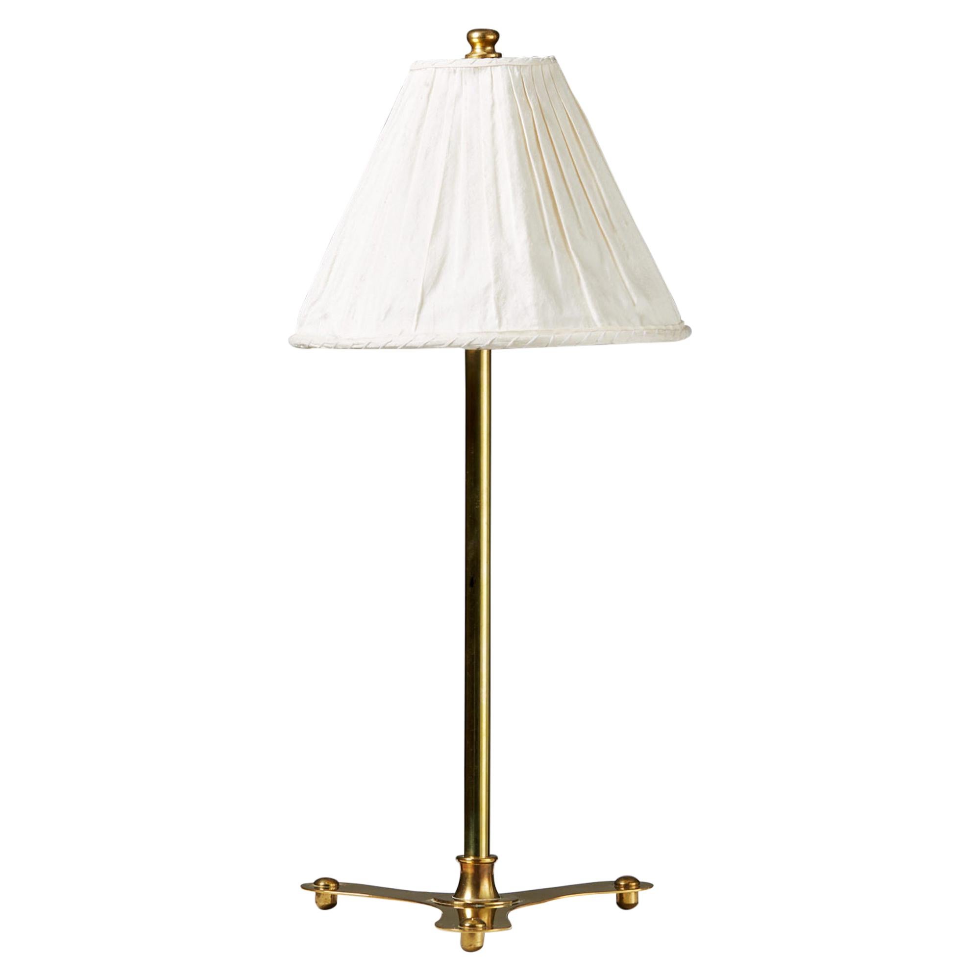 Table lamp model 2552 designed by Josef Frank for Svenskt Tenn, Sweden. 1950s For Sale
