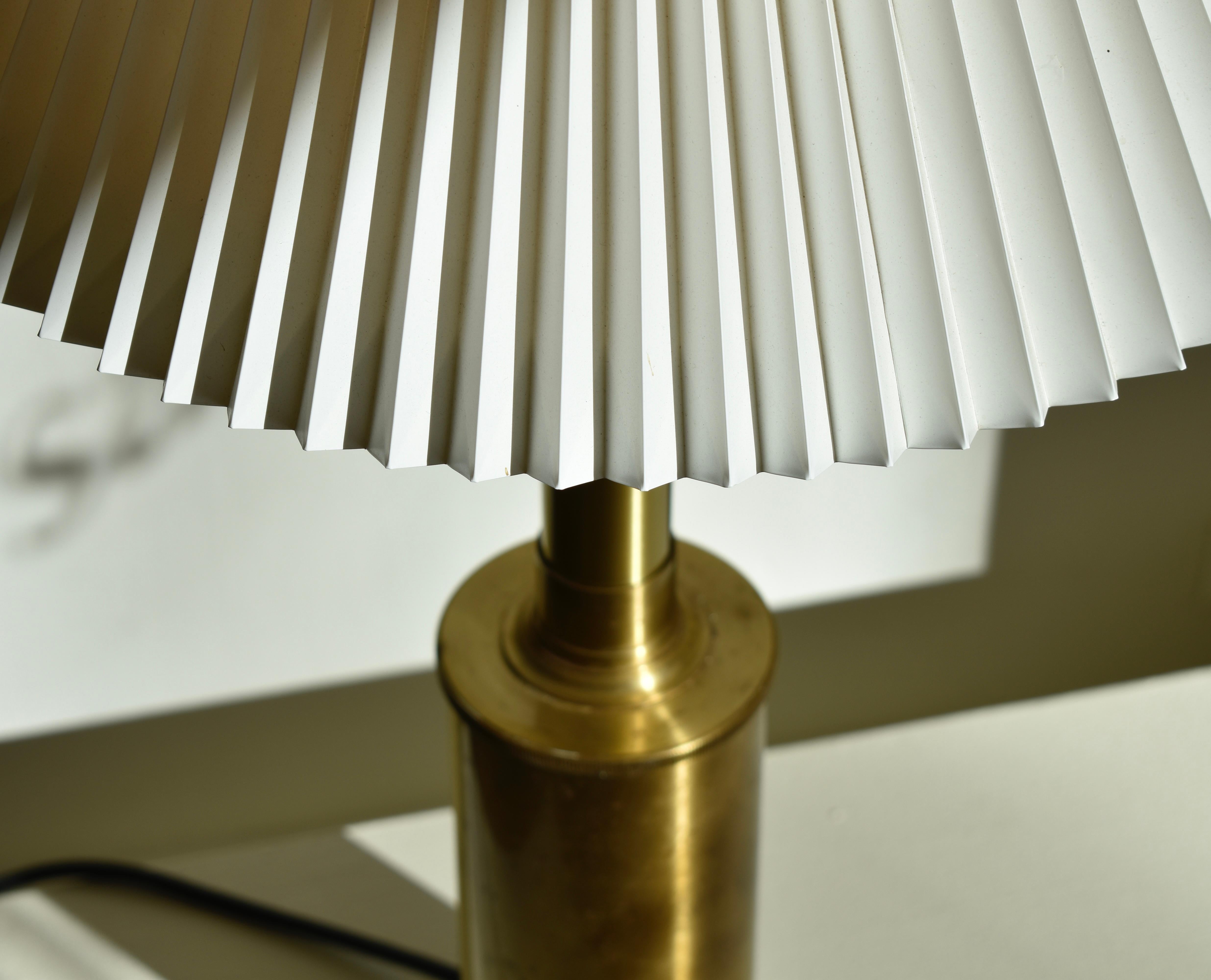 Table lamp model 344 Telescope by Gunnar Biilman-Petersen

Manufactured by Le Klint

Denmark, 1960

Brass base and plastic lampshade

Measurements:

50 ø × 52 to 66 (H) cm (Adjustable height) 

Provenance:

Private collection,