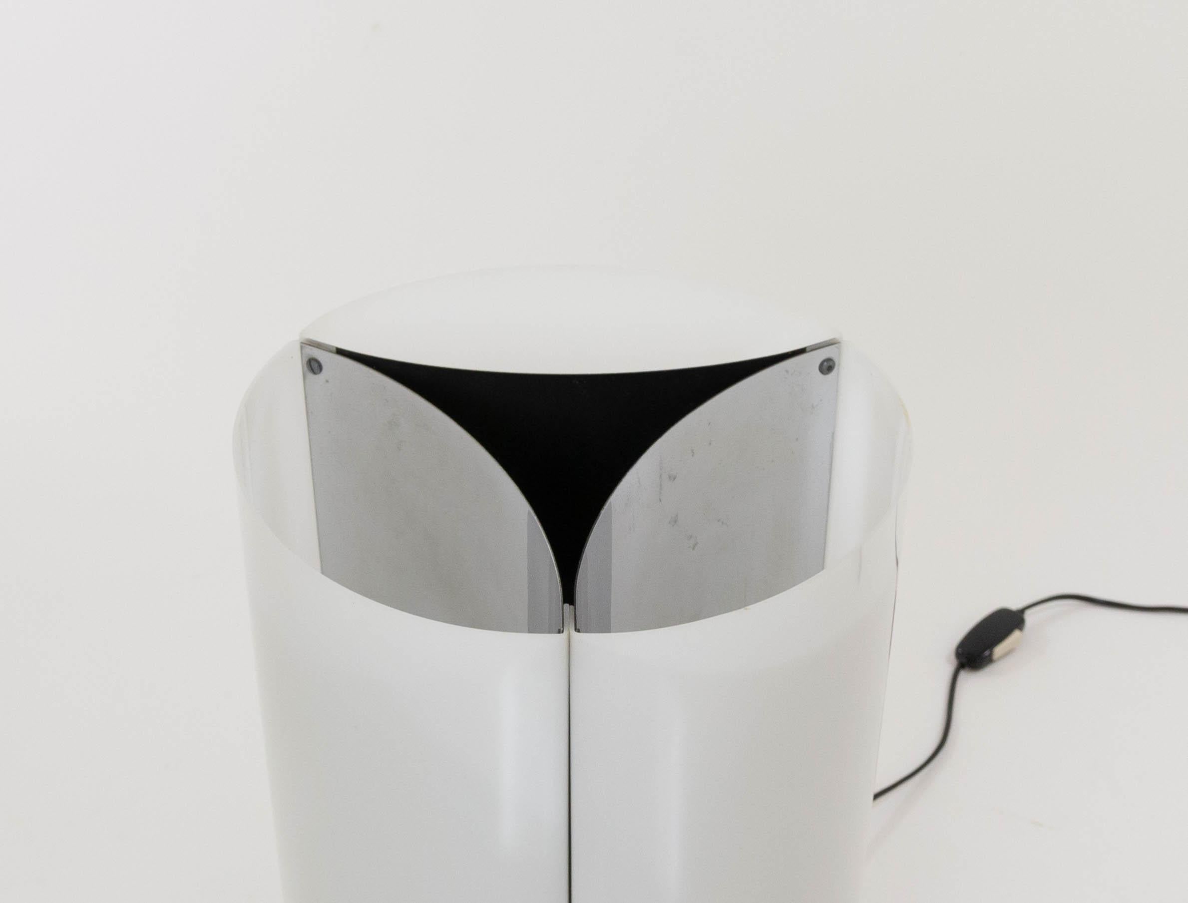 Italian Table Lamp Model 526/P by Massimo Vignelli for Arteluce, 1965 For Sale