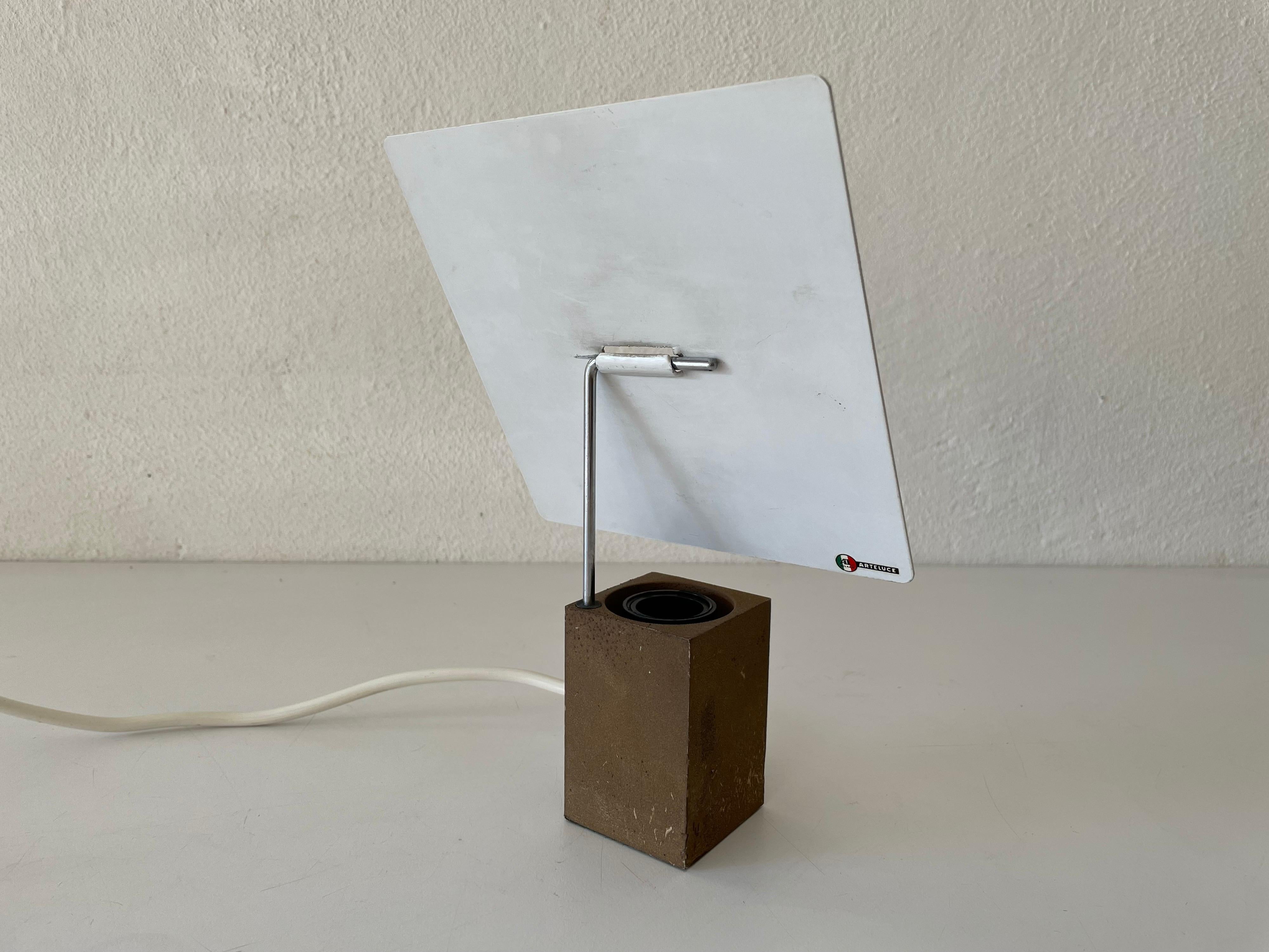 Lampe de bureau Modèle 610 d'Antonio Pio Macchi Cassia pour Arteluce, 1970, Italie Bon état - En vente à Hagenbach, DE