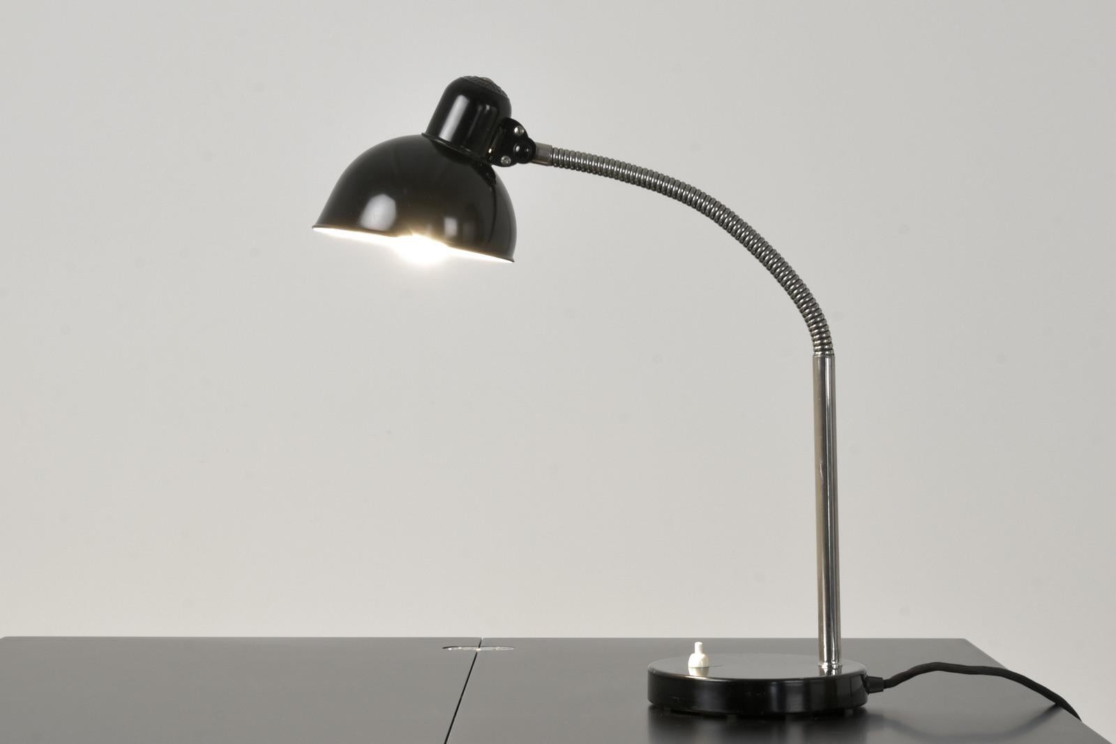 Lámpara de mesa Modelo 6561 de Christian Dell para Kaiser&Co., Alemania - 1936 en Bueno estado para la venta en Berlin, DE