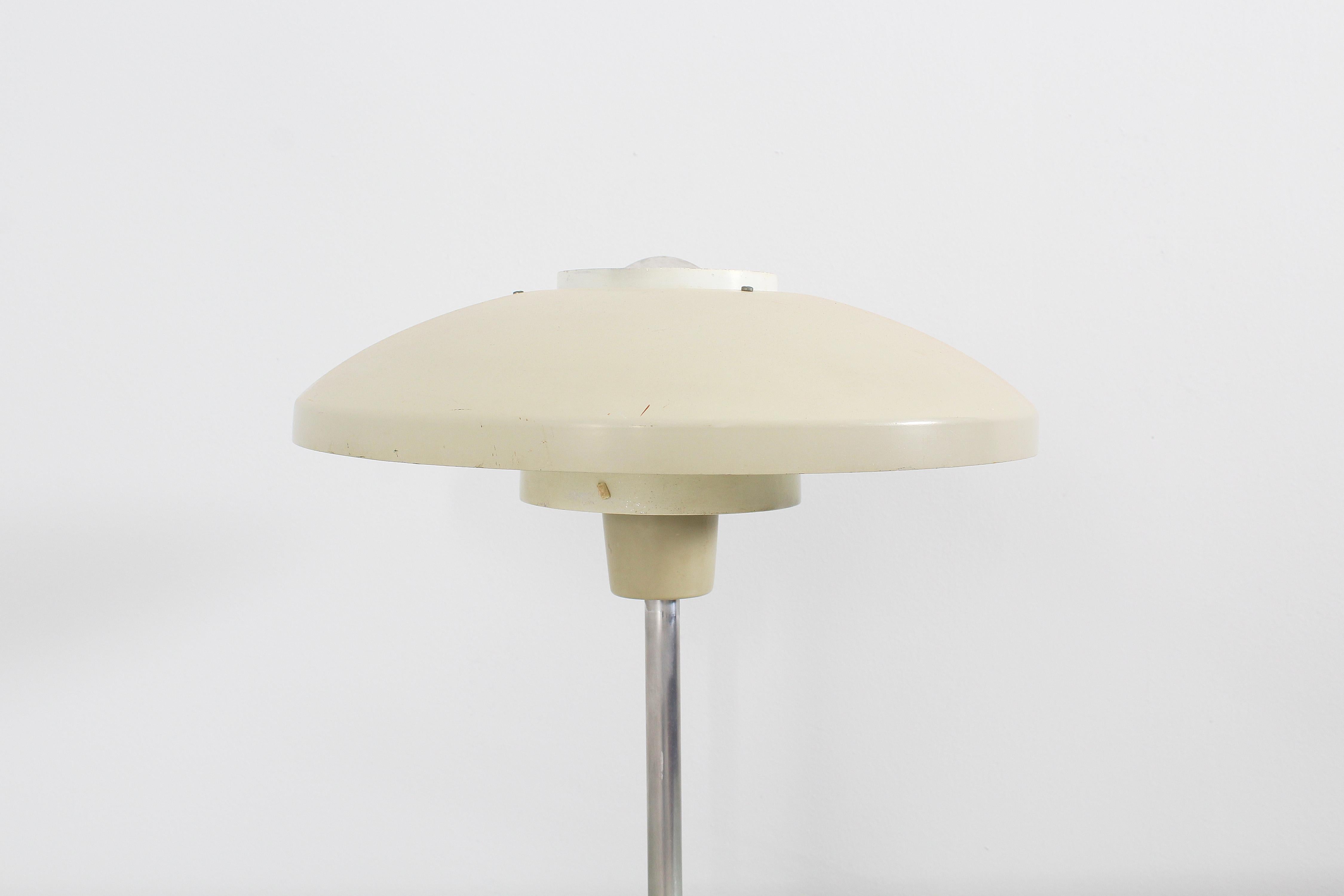 Lacquered Table Lamp Model 8022 by Stilnovo, Italy, 1950s For Sale