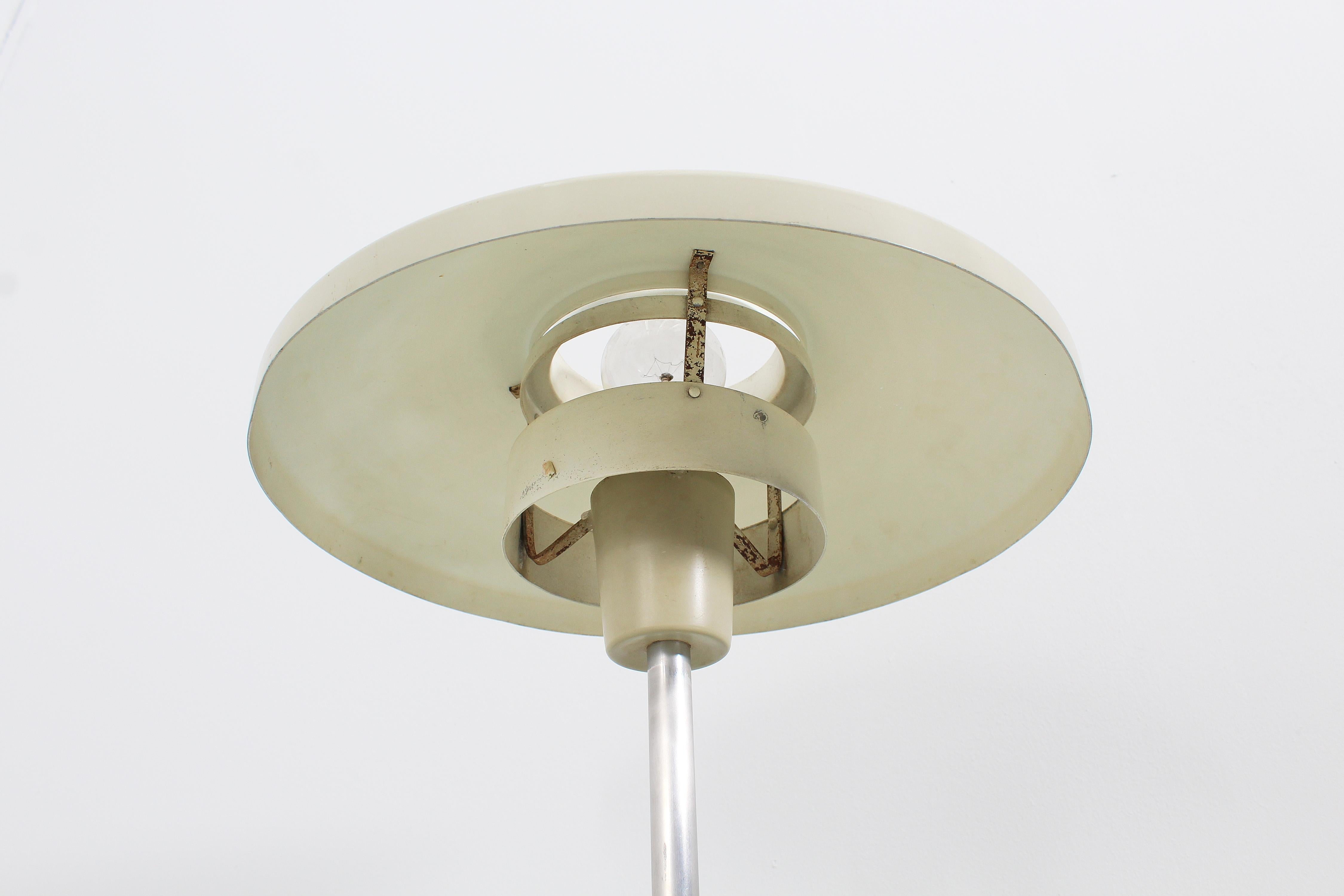 Table Lamp Model 8022 by Stilnovo, Italy, 1950s In Good Condition For Sale In Palermo, IT