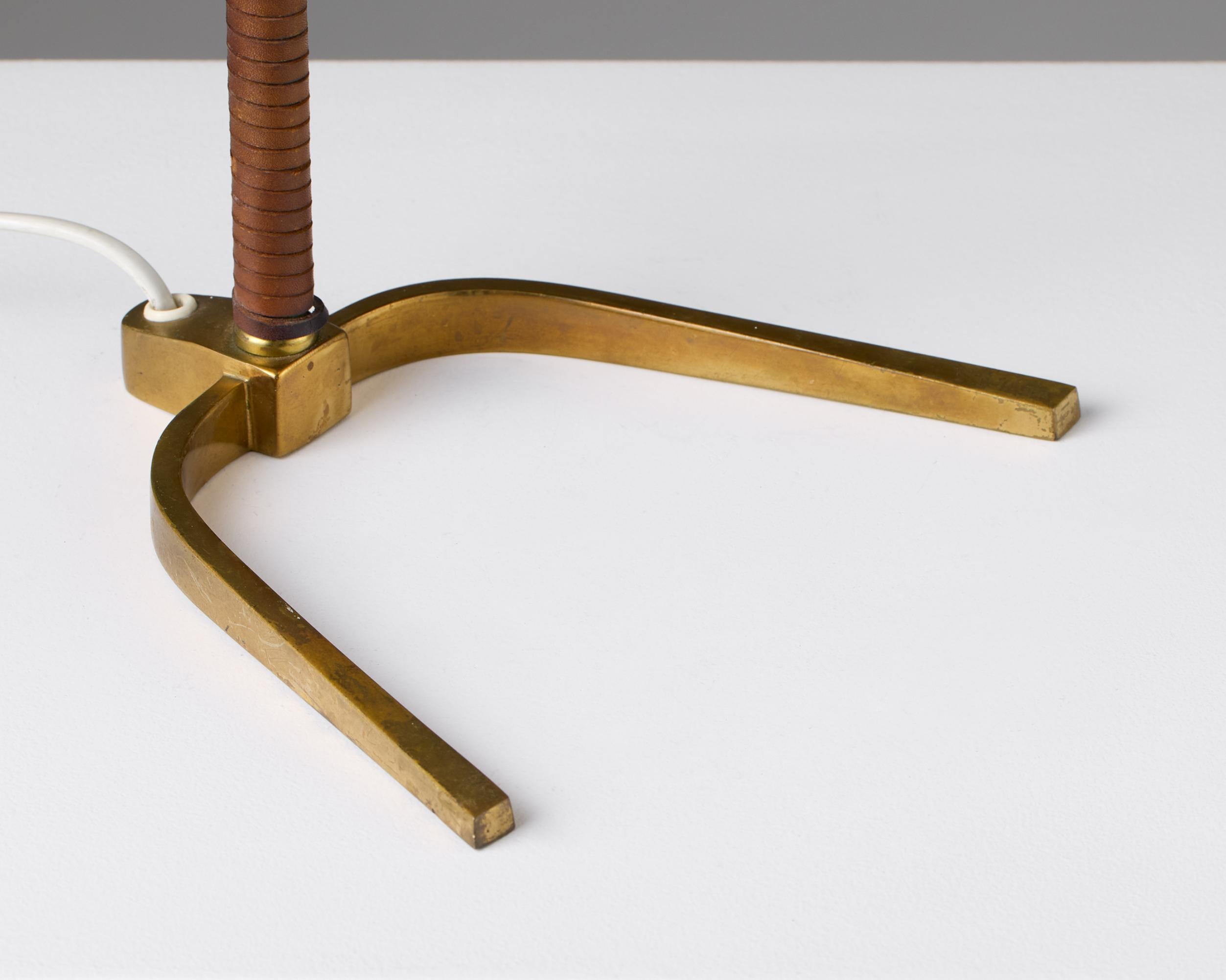 Milieu du XXe siècle Lampe à poser modèle 9224 Design No/One par Paavo Tynell pour Taito Oy en vente