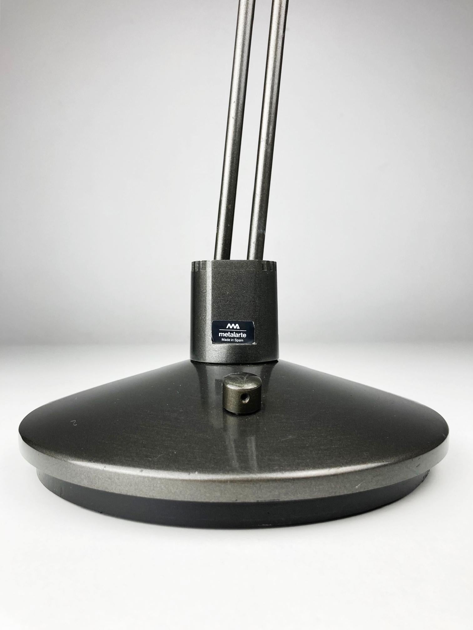Lampe de table Modèle Anade par Josep Lluscá pour Metalarte, Spain 1980 en vente 6
