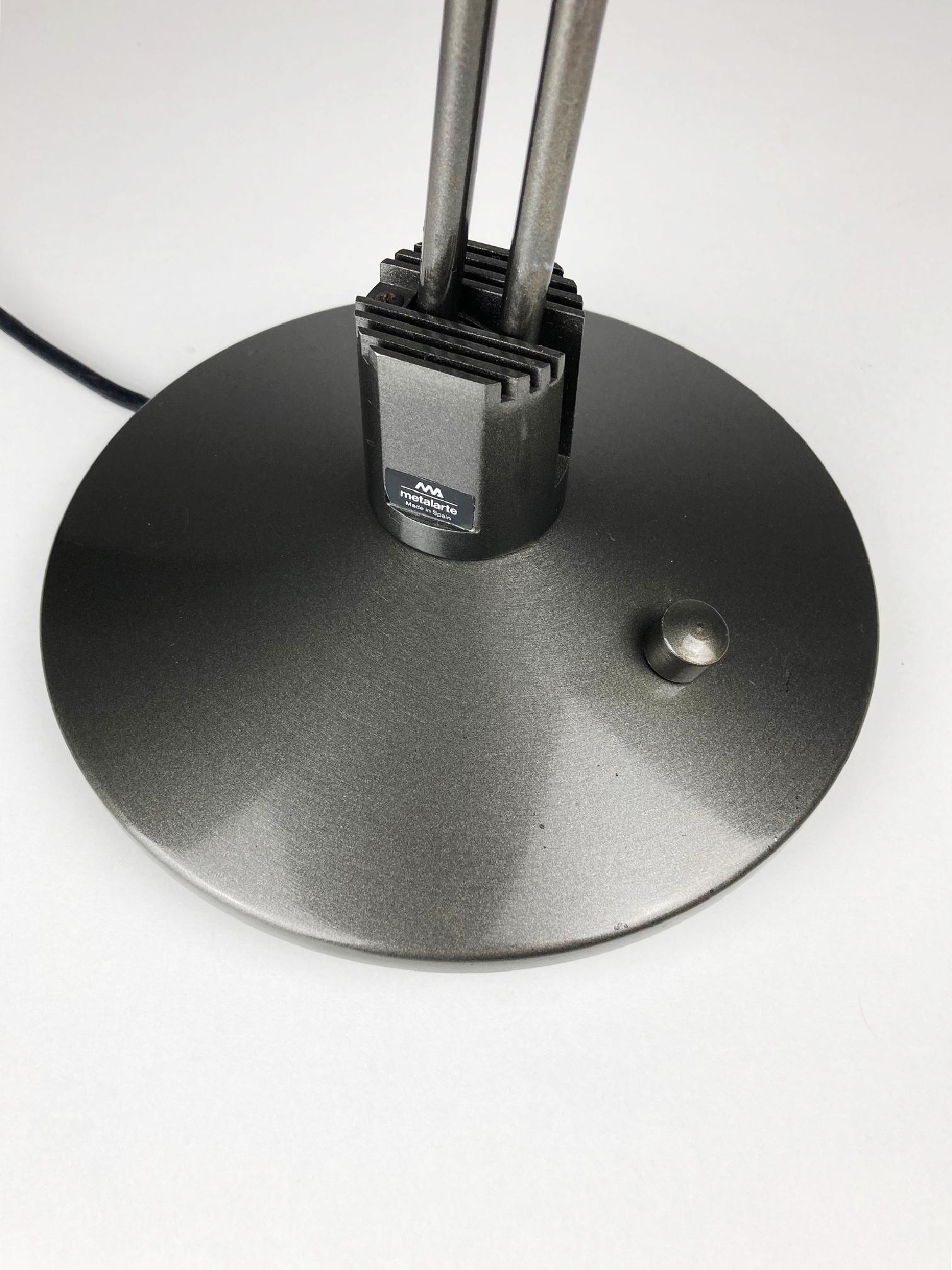 Lampe de table Modèle Anade par Josep Lluscá pour Metalarte, Spain 1980 en vente 7