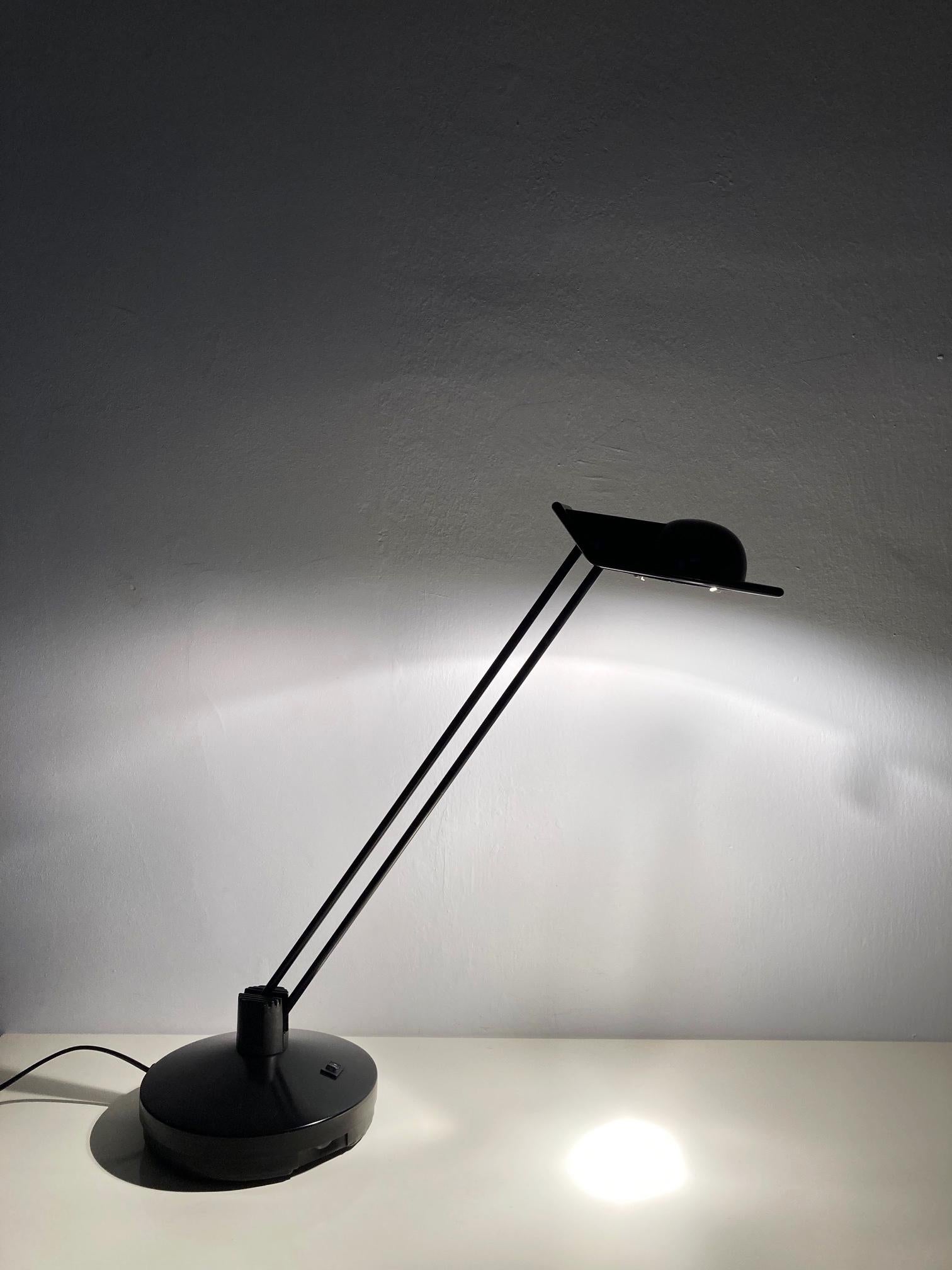 Lampe de table Modèle Anade par Josep Lluscá pour Metalarte, Spain 1980 en vente 8
