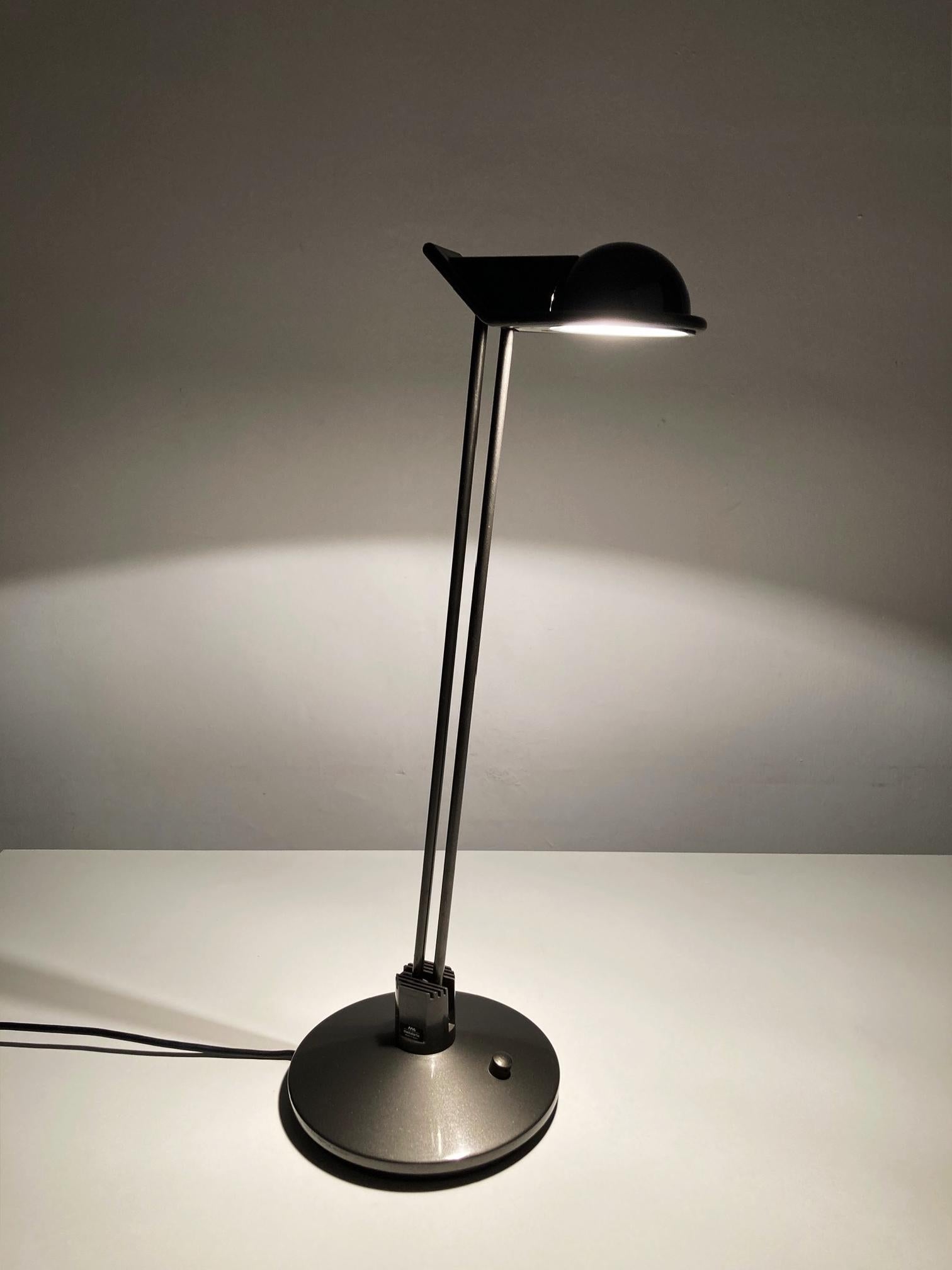 Lampe de table Modèle Anade par Josep Lluscá pour Metalarte, Spain 1980 en vente 11