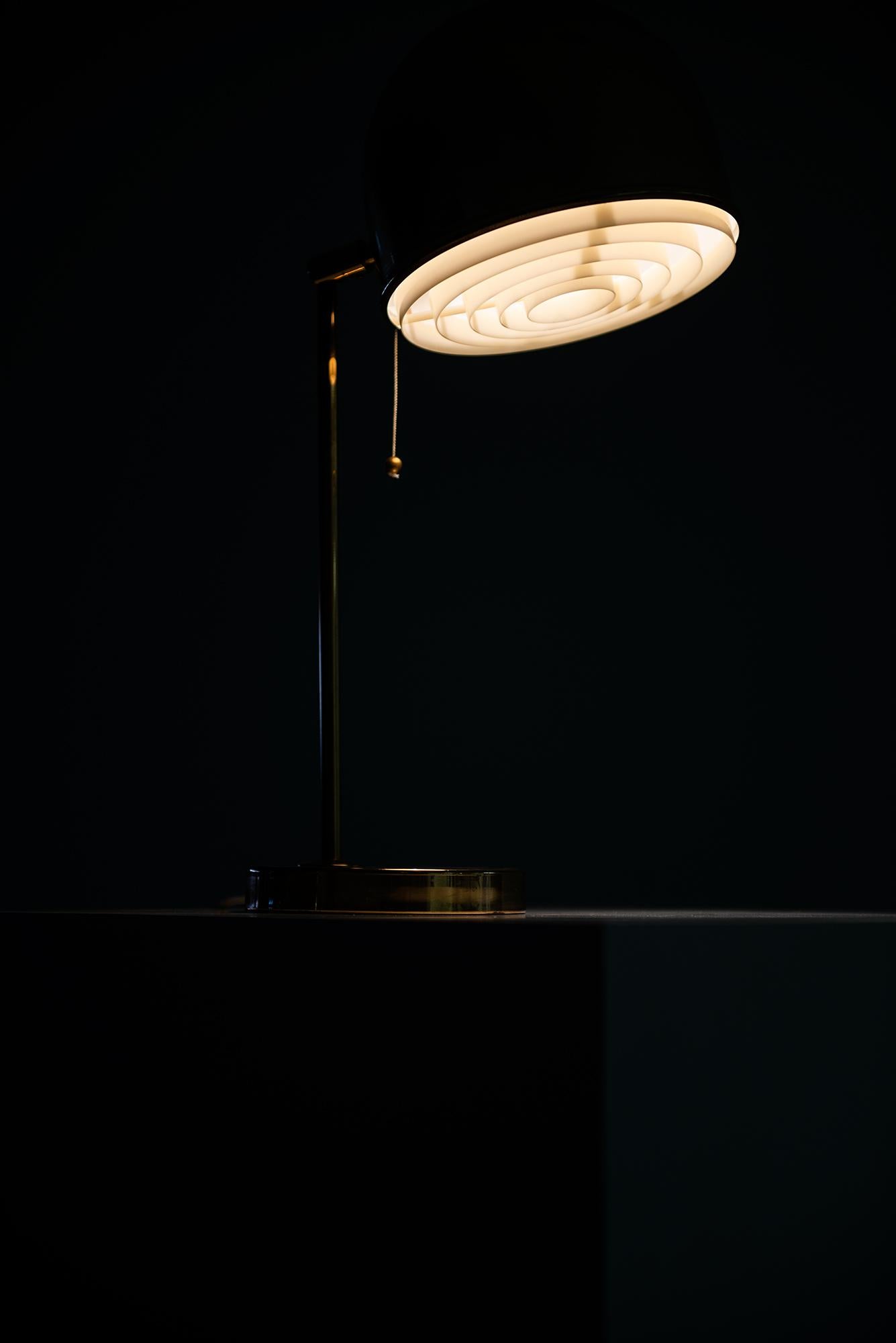 Table Lamp Model B-075 in Brass Produced by Bergbom in Sweden For Sale 1