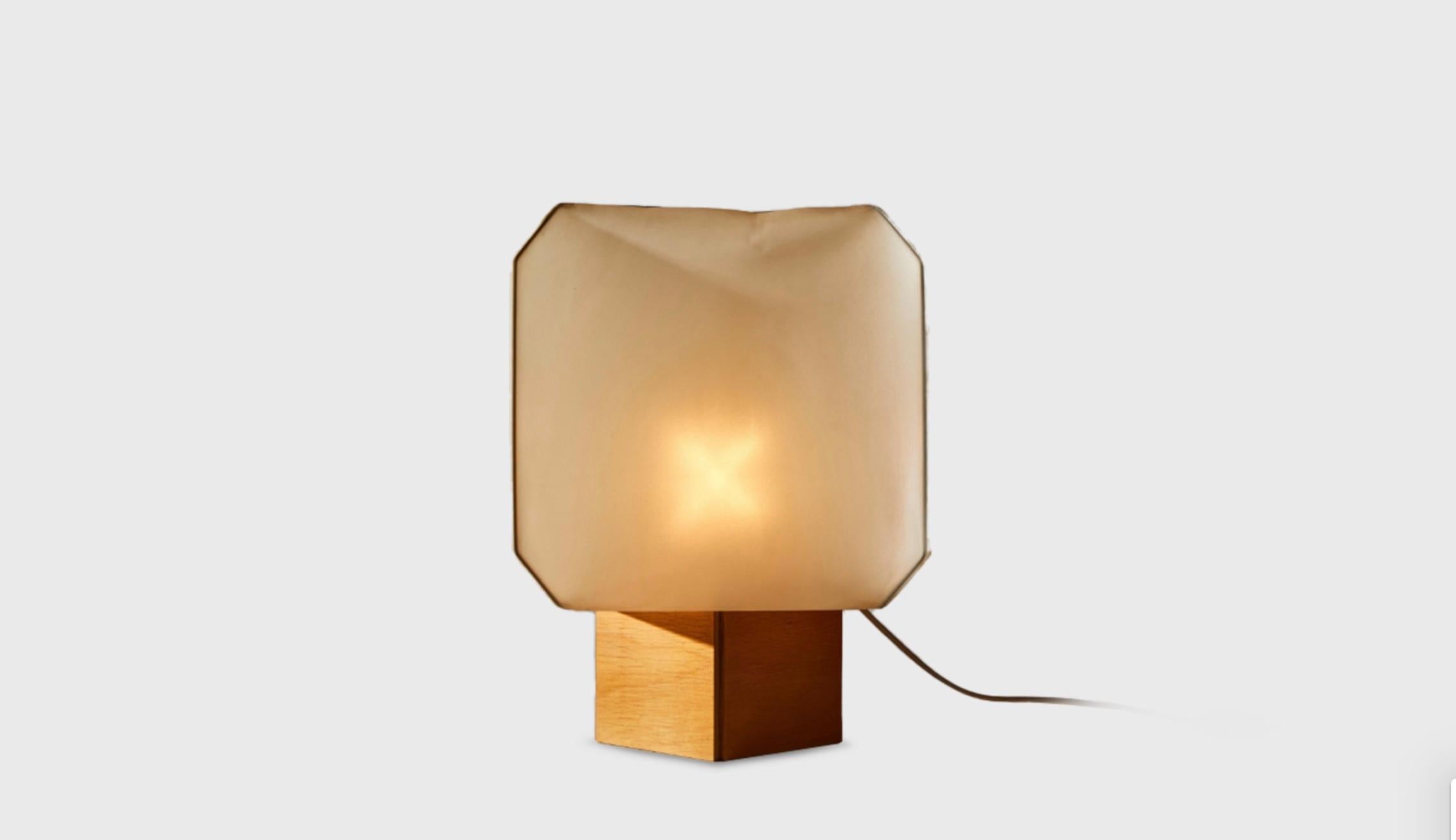 Lampe de table modèle 