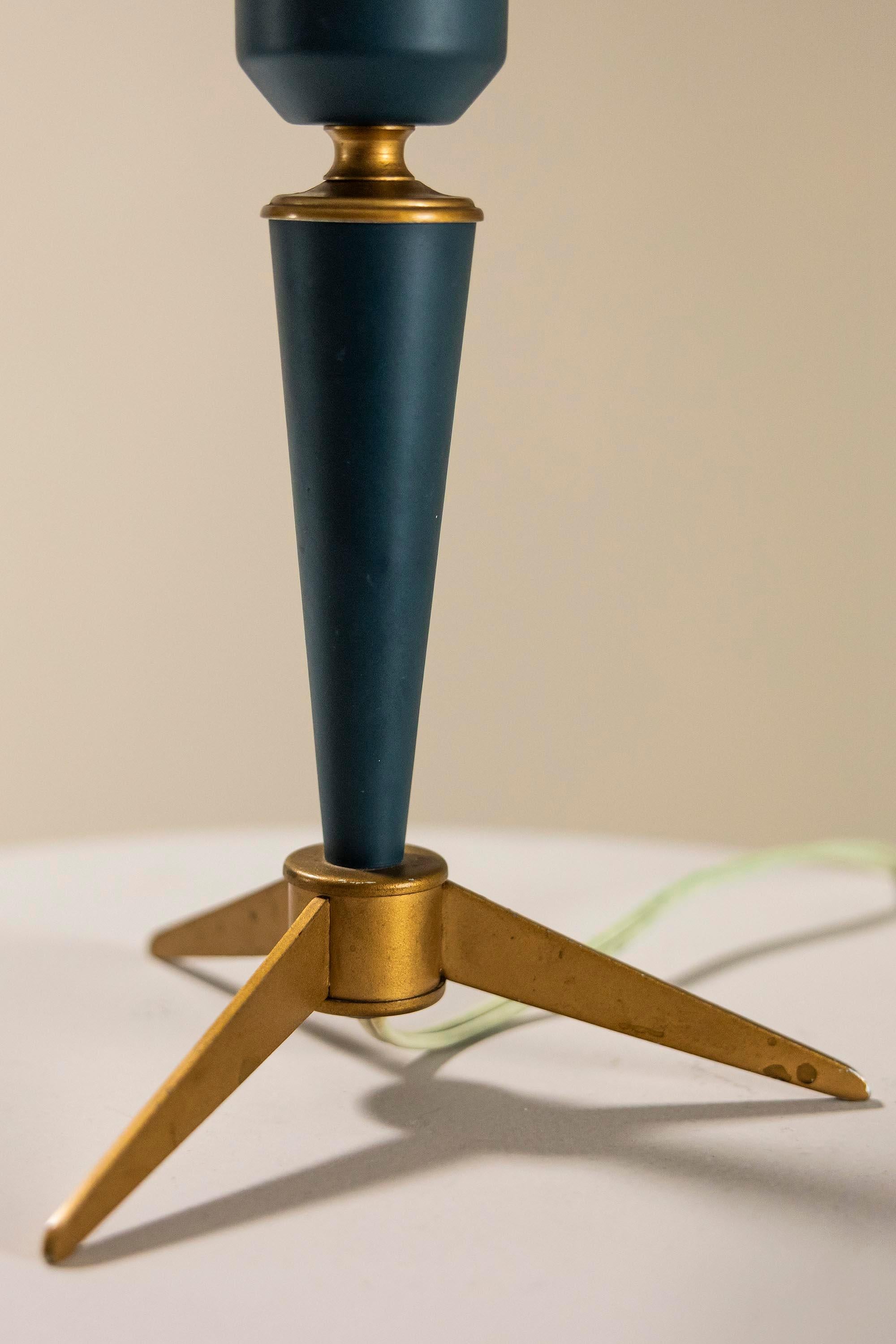 Mid-20th Century Table lamp model “Bijoo Tripod Ufo” by Louis Kalff for Philips, Netherlands 1950 For Sale