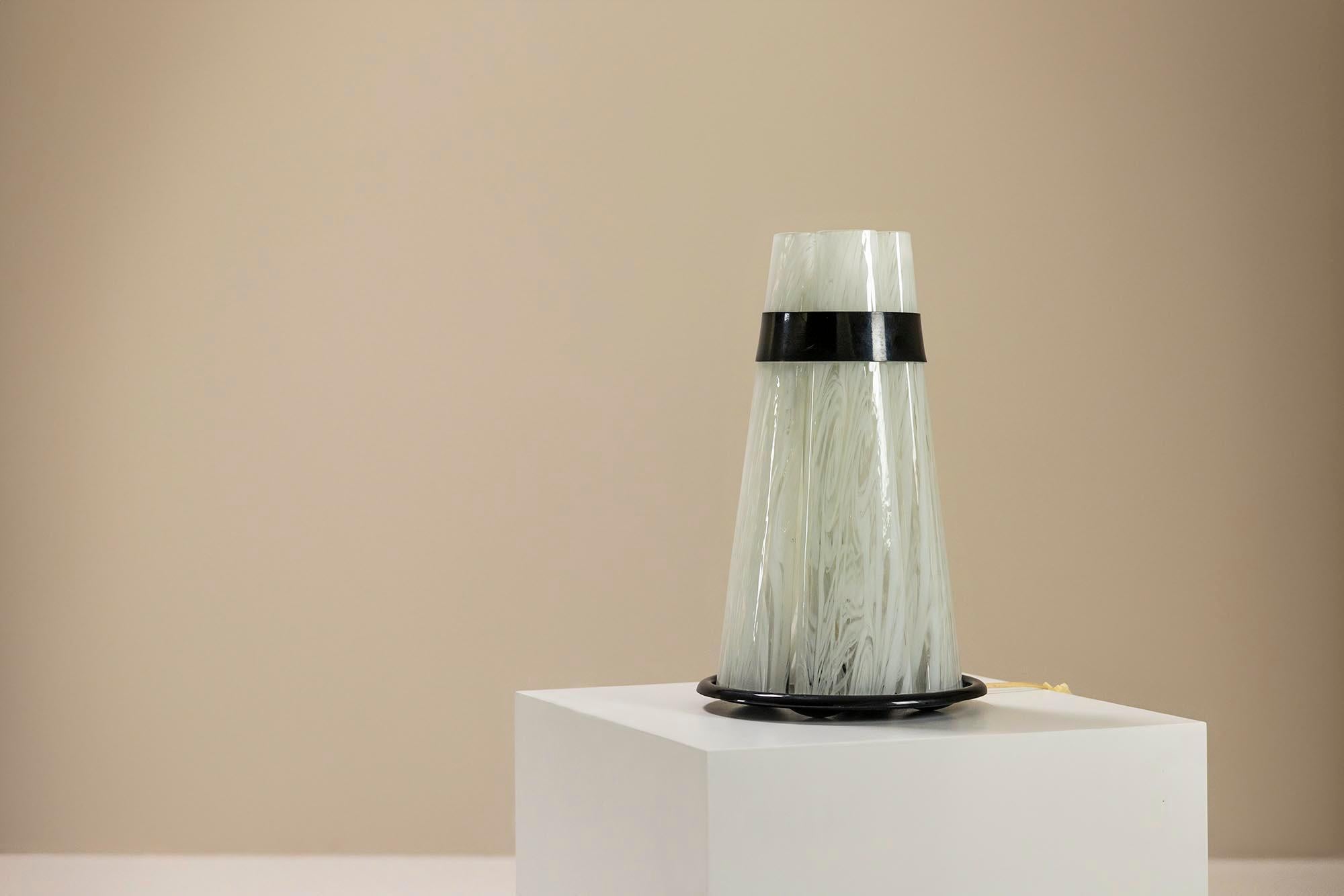Nel 1971 Gio Ponti commissionò a Federica Marangoni un'installazione luminosa per la mostra Euroluce di Torino. L'opera d'arte risultante, un pezzo imponente alto due metri e con un diametro di un metro e quaranta, presentava un cilindro centrale