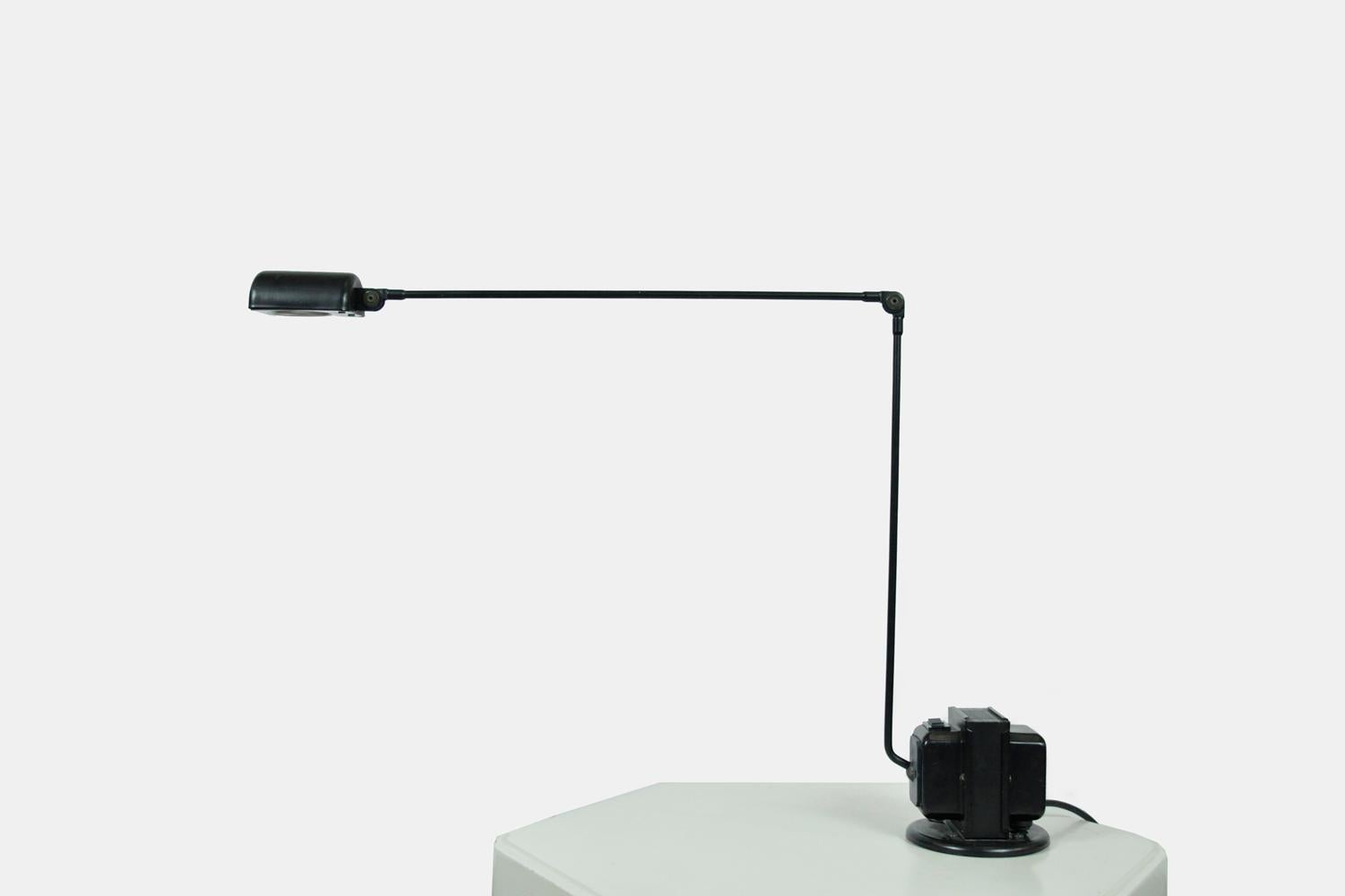 Minimalist Table lamp, model Daphine, by Tommaso Cimini for Lumina, Italy 1970s For Sale