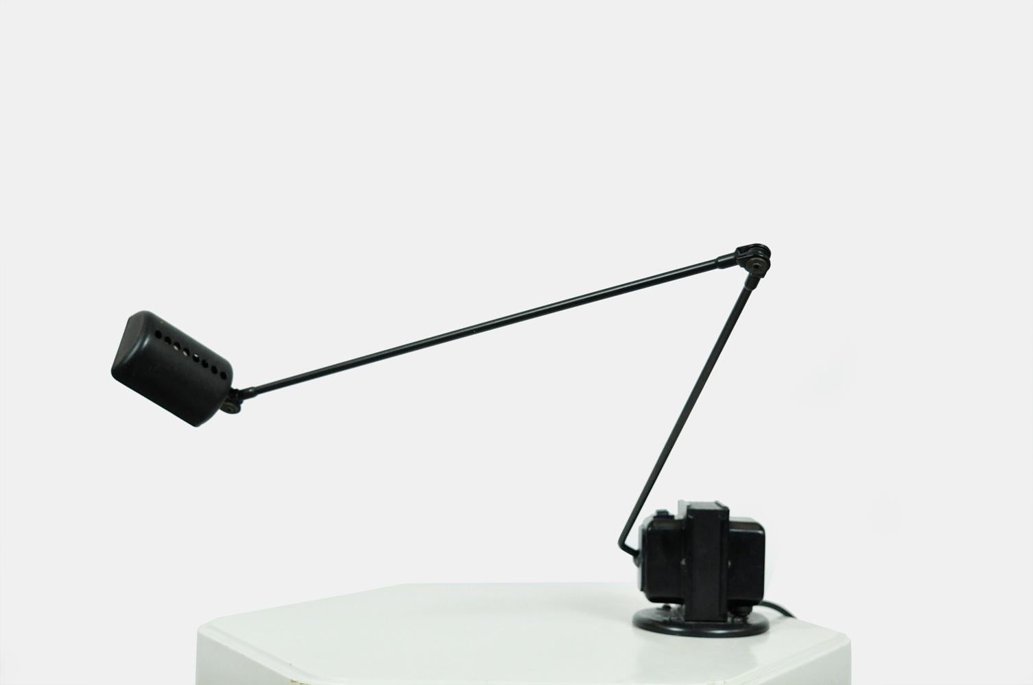 Metal Table lamp, model Daphine, by Tommaso Cimini for Lumina, Italy 1970s For Sale