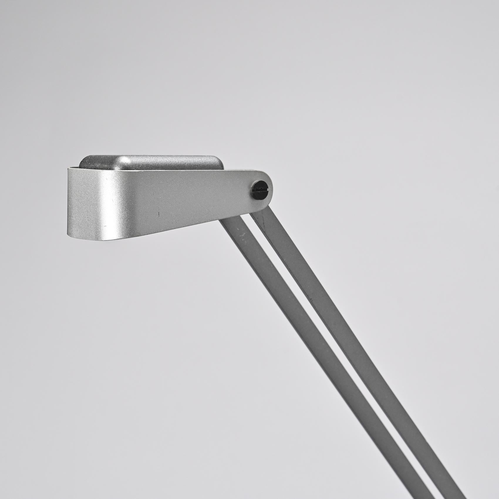 italien Lampe de table Modèle Meccanica  par Michele de Lucchi, vers 1980 en vente