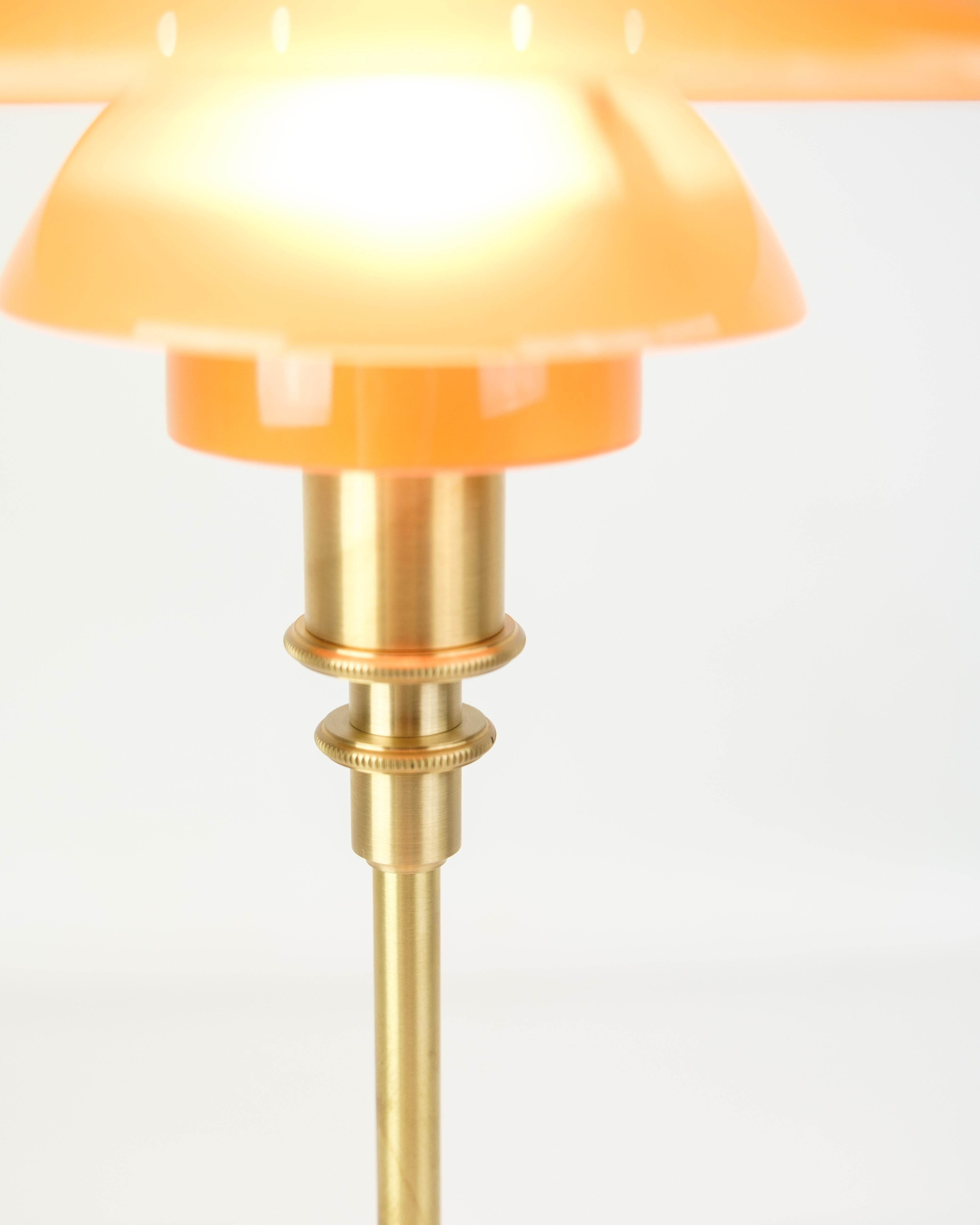 Lampe de table Model No 2/1 Limited Edition In Brass By Poul Henningsen en vente 1