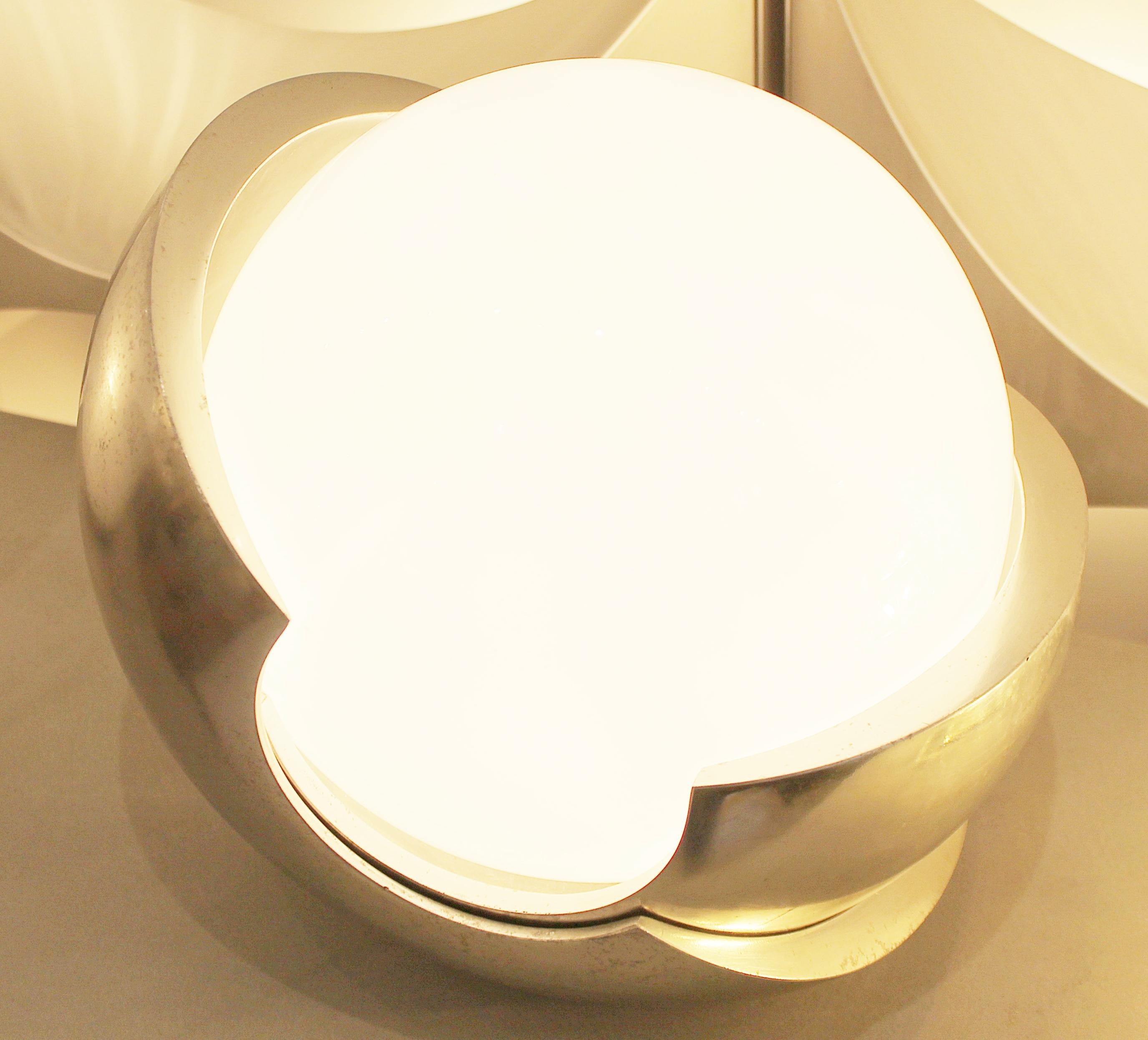 Lampe de table modèle 'Roto' par Giacomo Benevelli pour Missaglia, Italie, années 1970.