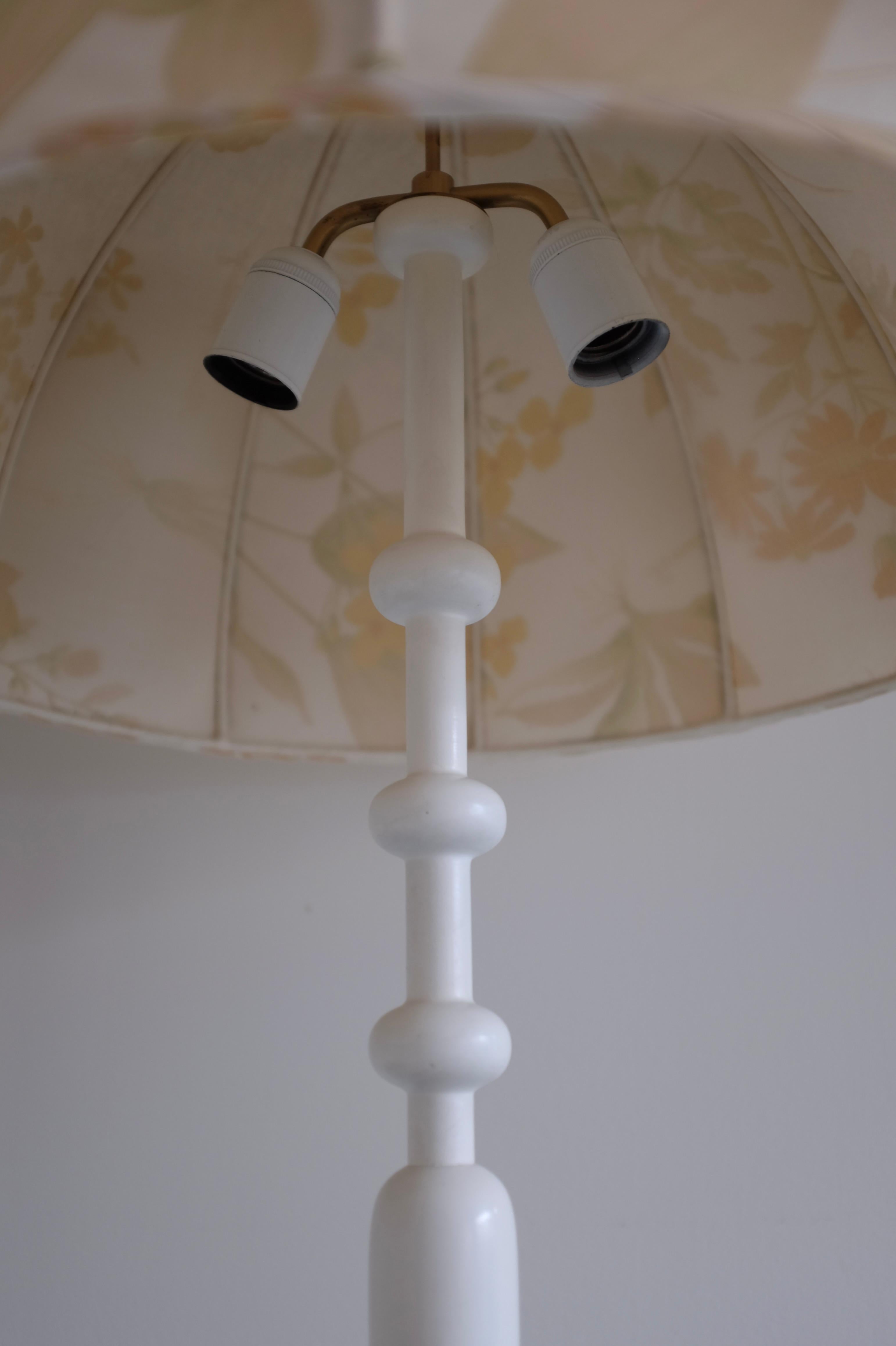 Scandinave moderne Lampe de table modèle 2563 de Josef Frank en vente