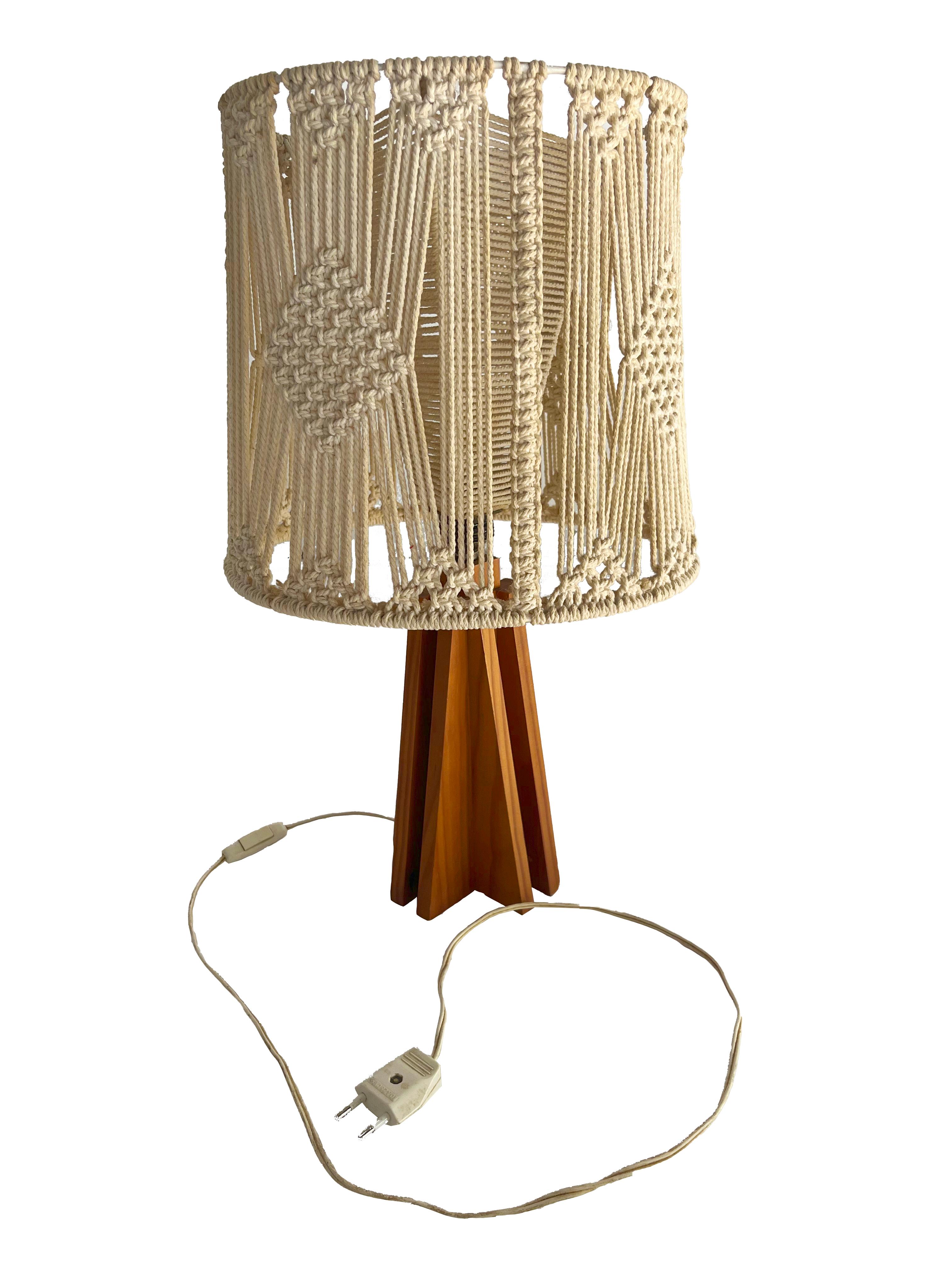 Espagnol Lampe à poser - nature et macramé Craft 1960 en vente