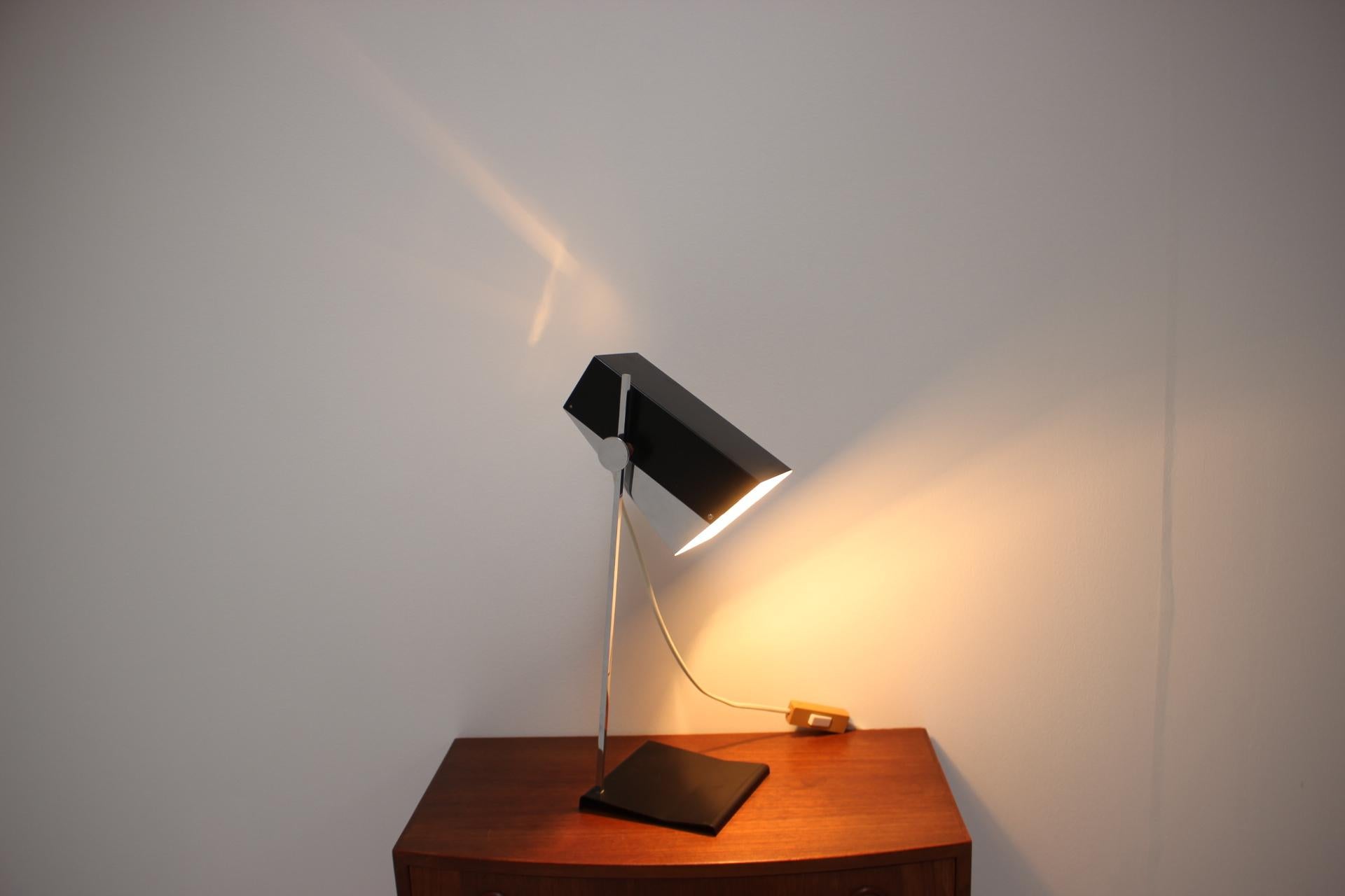 Table Lamp No. 0518 by Josef Hurka for Napako, 1960s For Sale 1