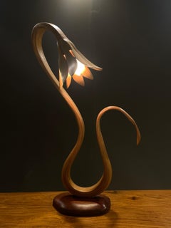 Lampada da tavolo n. 4 - Serie Vrksa di Raka Studio in Wood Oak
