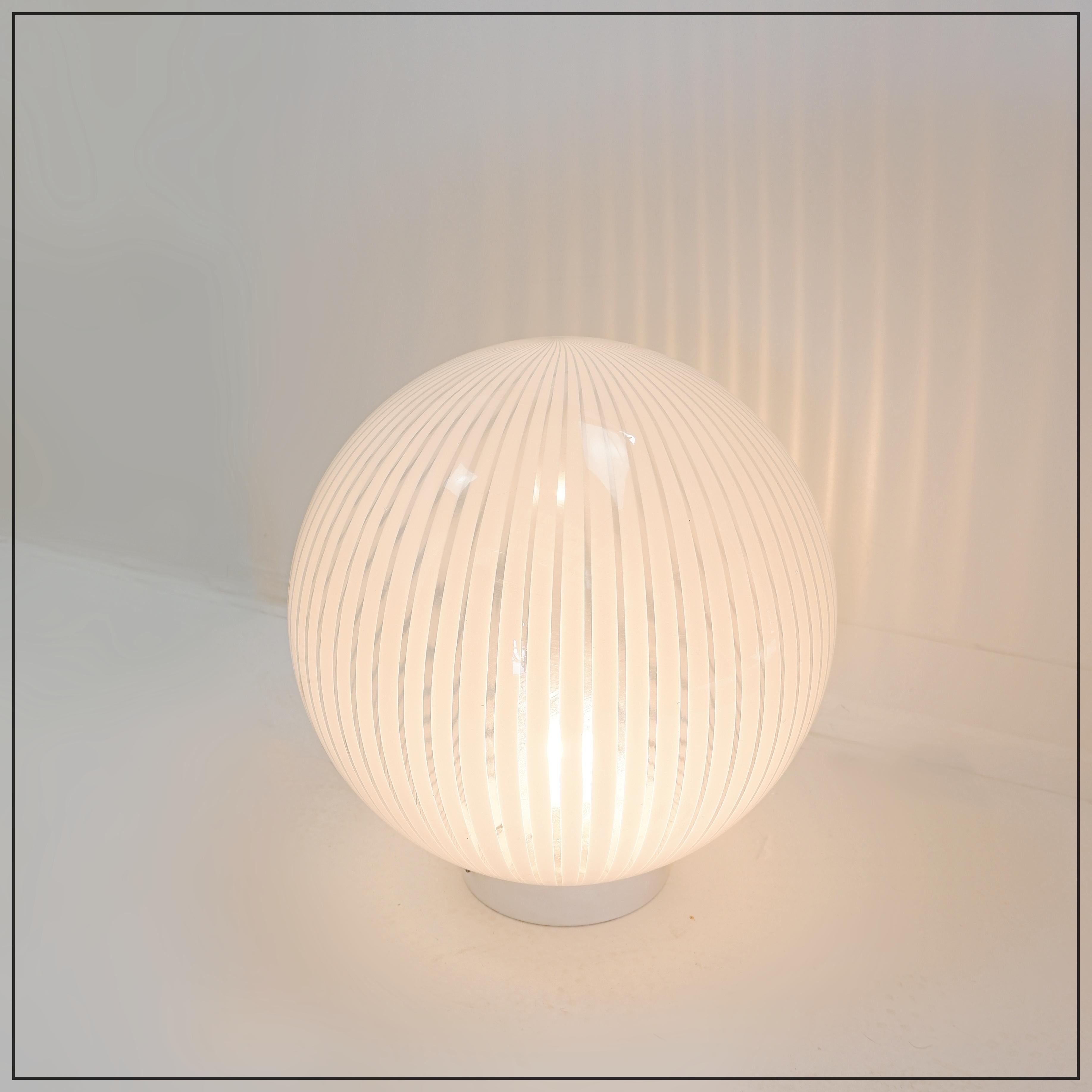 Table lamp of the Tessuti series for Venini, Murano 1960s - Ø 40cm For Sale 6