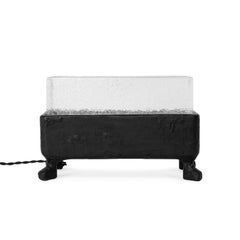 Lampe de bureau organique et moderne de forme géométrique en verre sculpté à la main/acier noirci sculpté