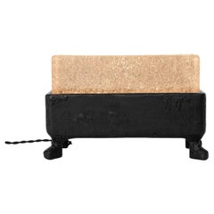 Lampe de bureau organique et moderne de forme géométrique en verre sculpté à la main/acier noirci sculpté