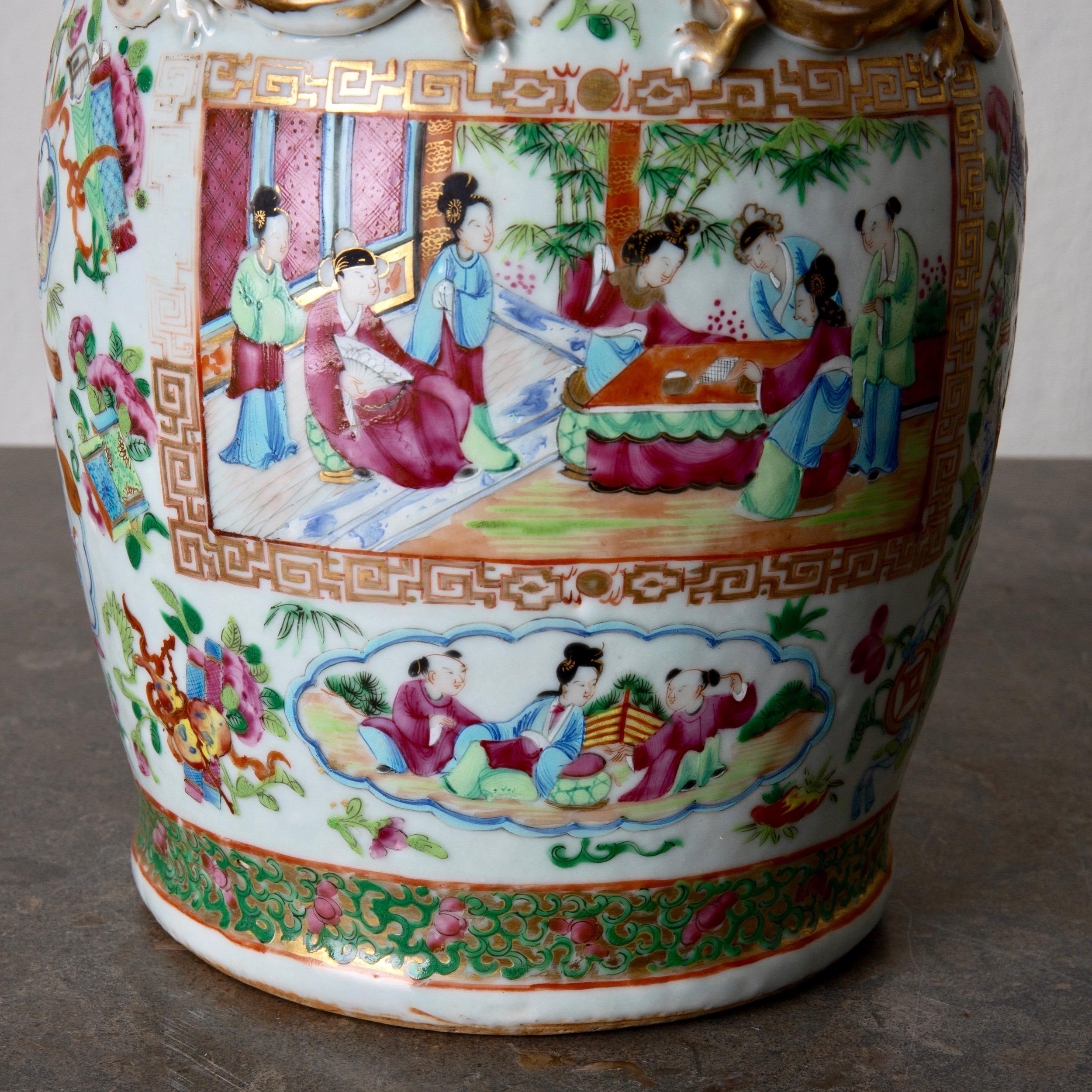 Table Lamp Oriental Colors 19th Century, China In Good Condition For Sale In New York, NY