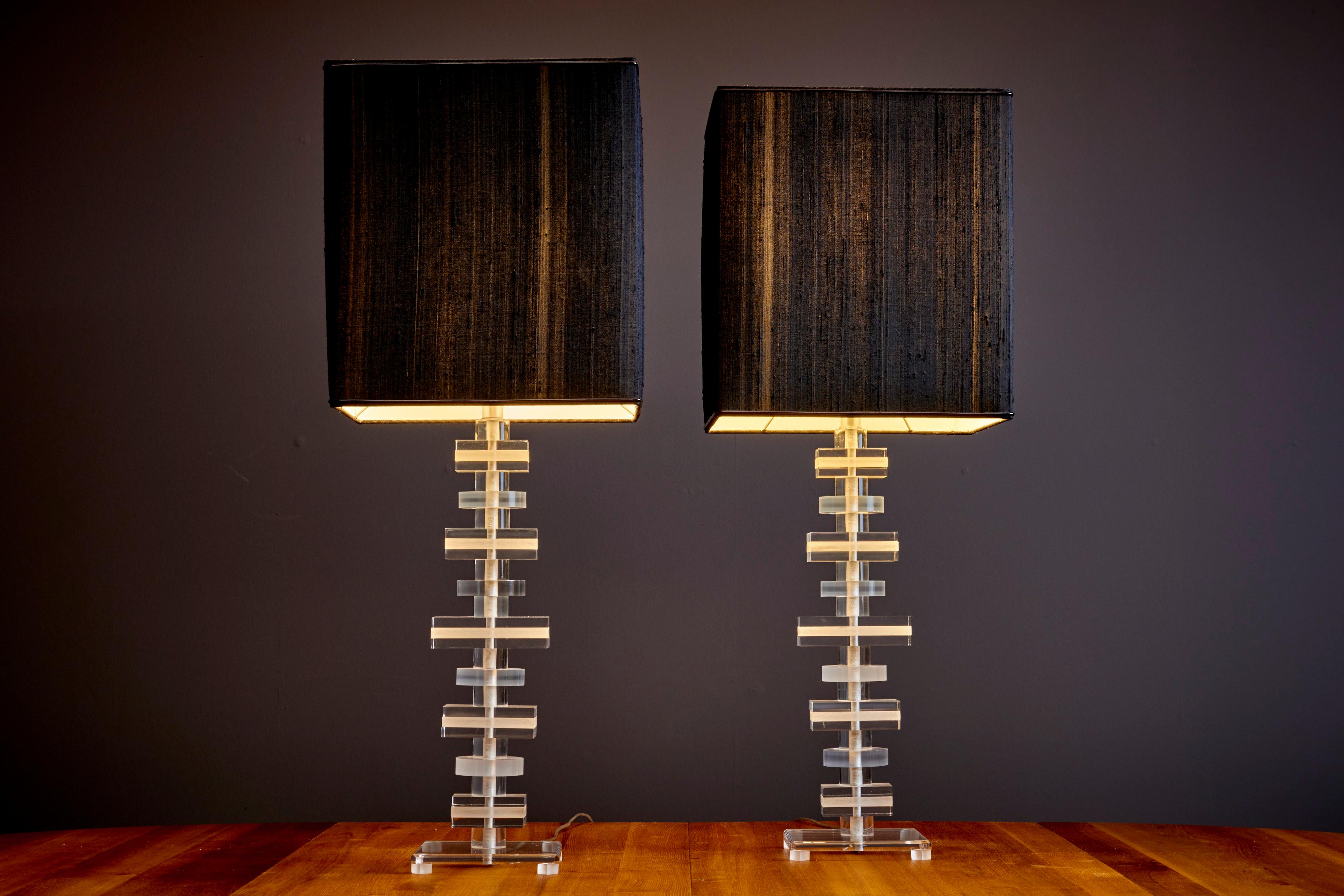 Table Lamp Pair Plexiglass with black shade in the style of Karl Springer 1970s In Good Condition For Sale In Berlin, DE