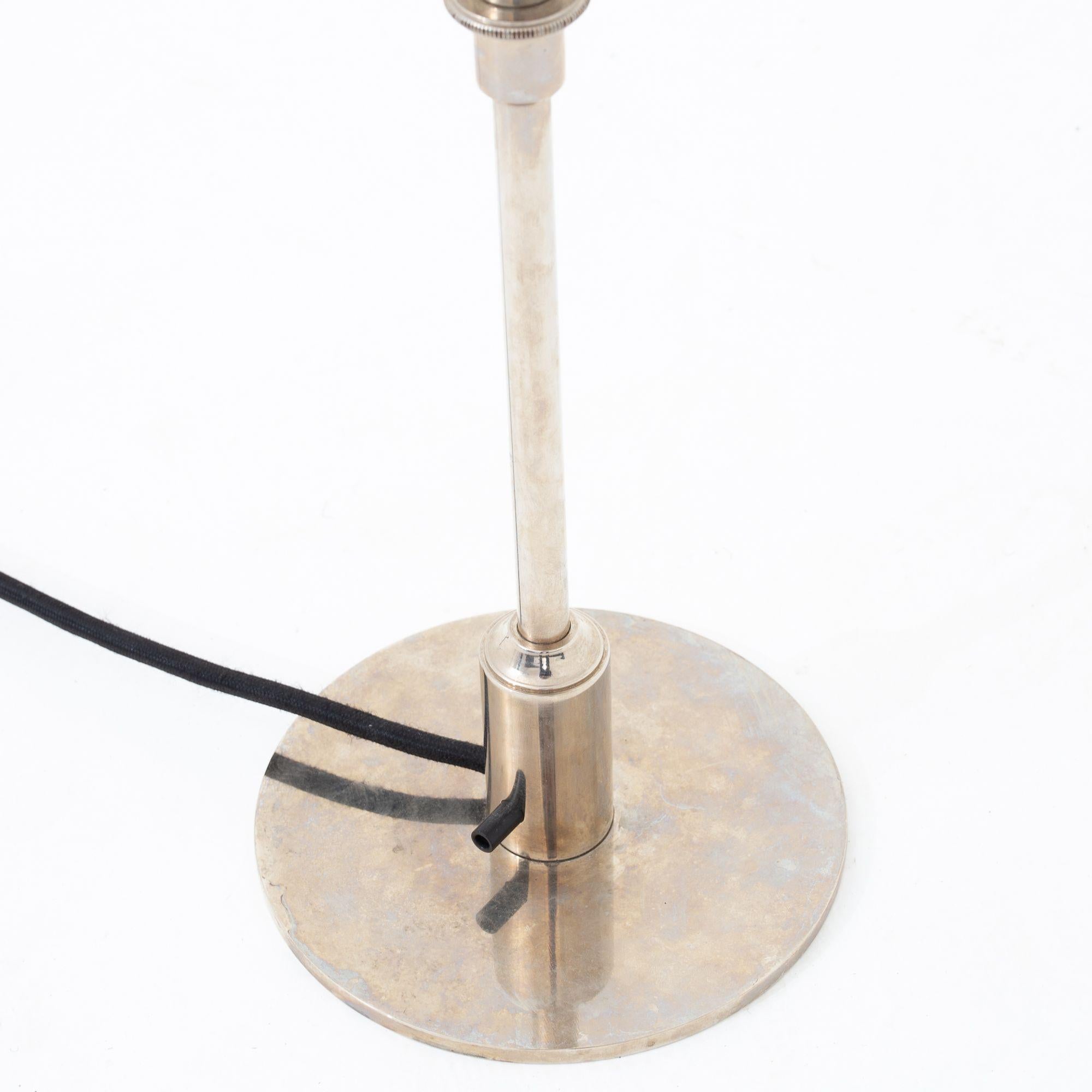 PH 3/2 - Table lampe in nickel-plated metal and matt glass shades. Poul Henningsen / Louis Poulsen.