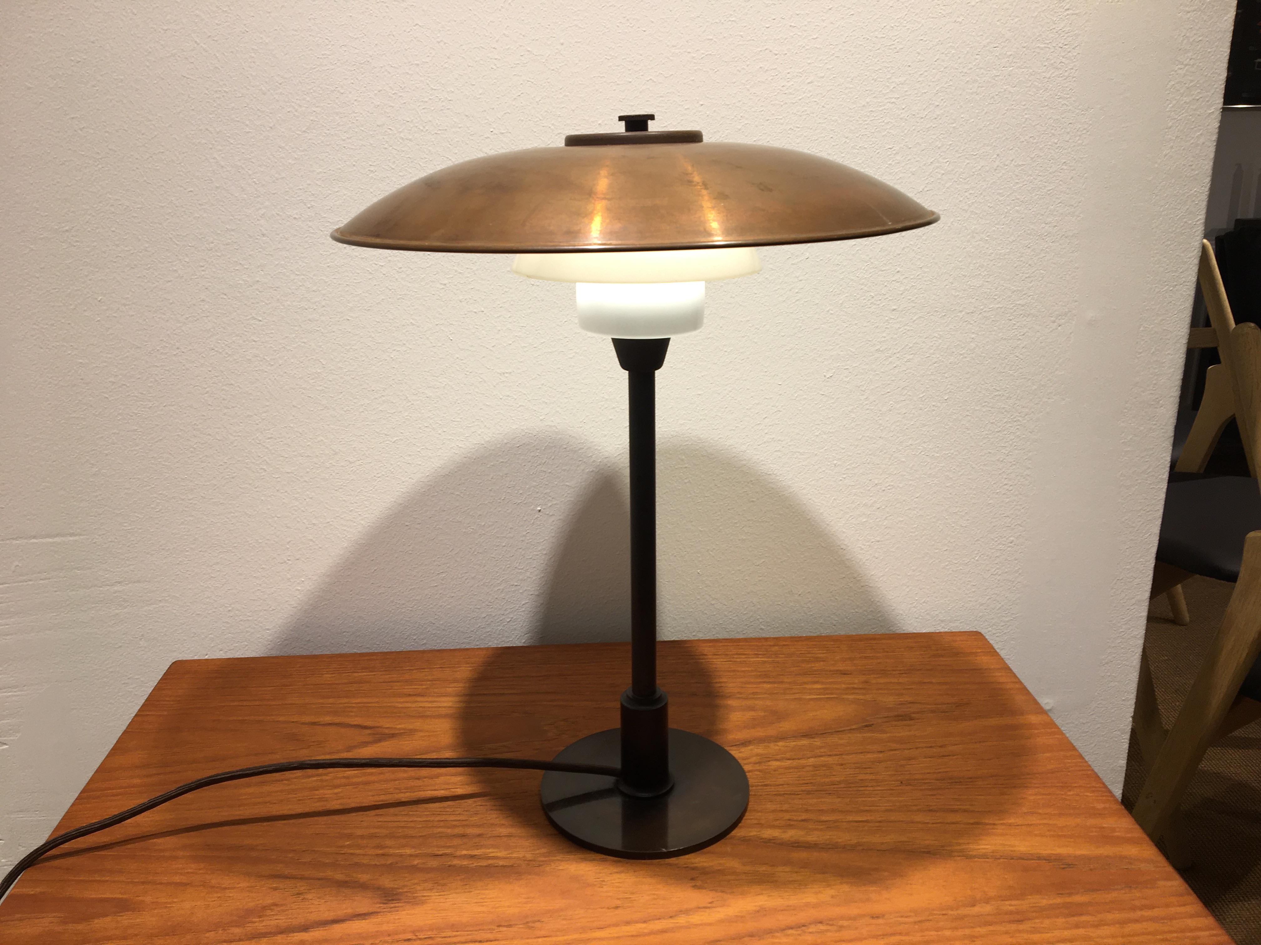 Danish Table Lamp PH 3, 5/2 designed by Poul Henningsen for Louis Poulsen, 1935 For Sale
