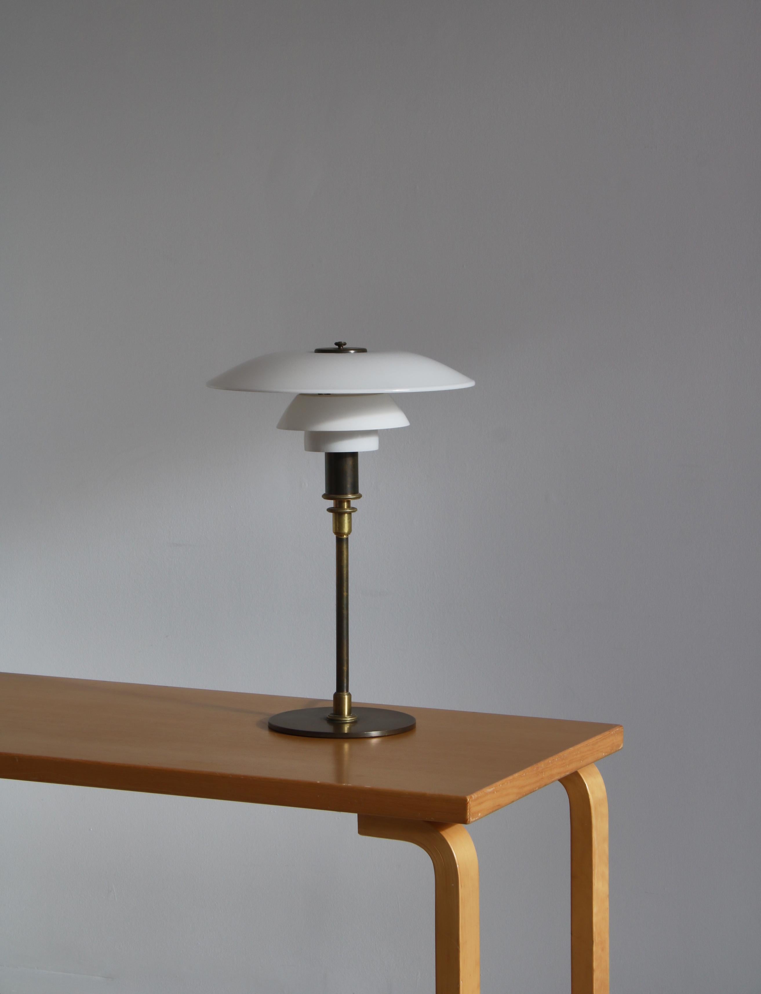 Importante lampe de table PH modèle 