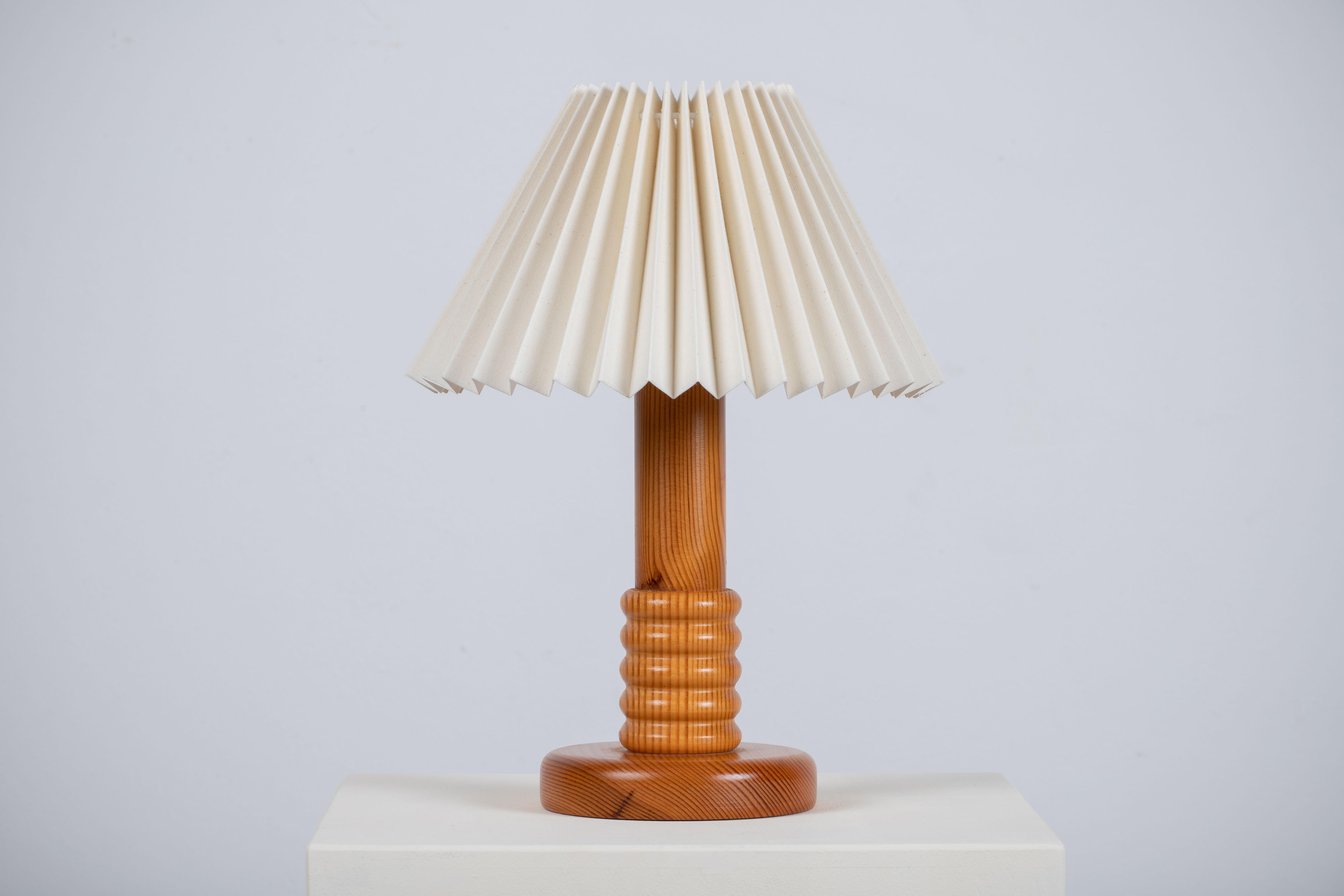 Table Lamp, Pine, Sweden, 1970 In Good Condition In Kaštel Sućurac, Splitsko-dalmatinska županija