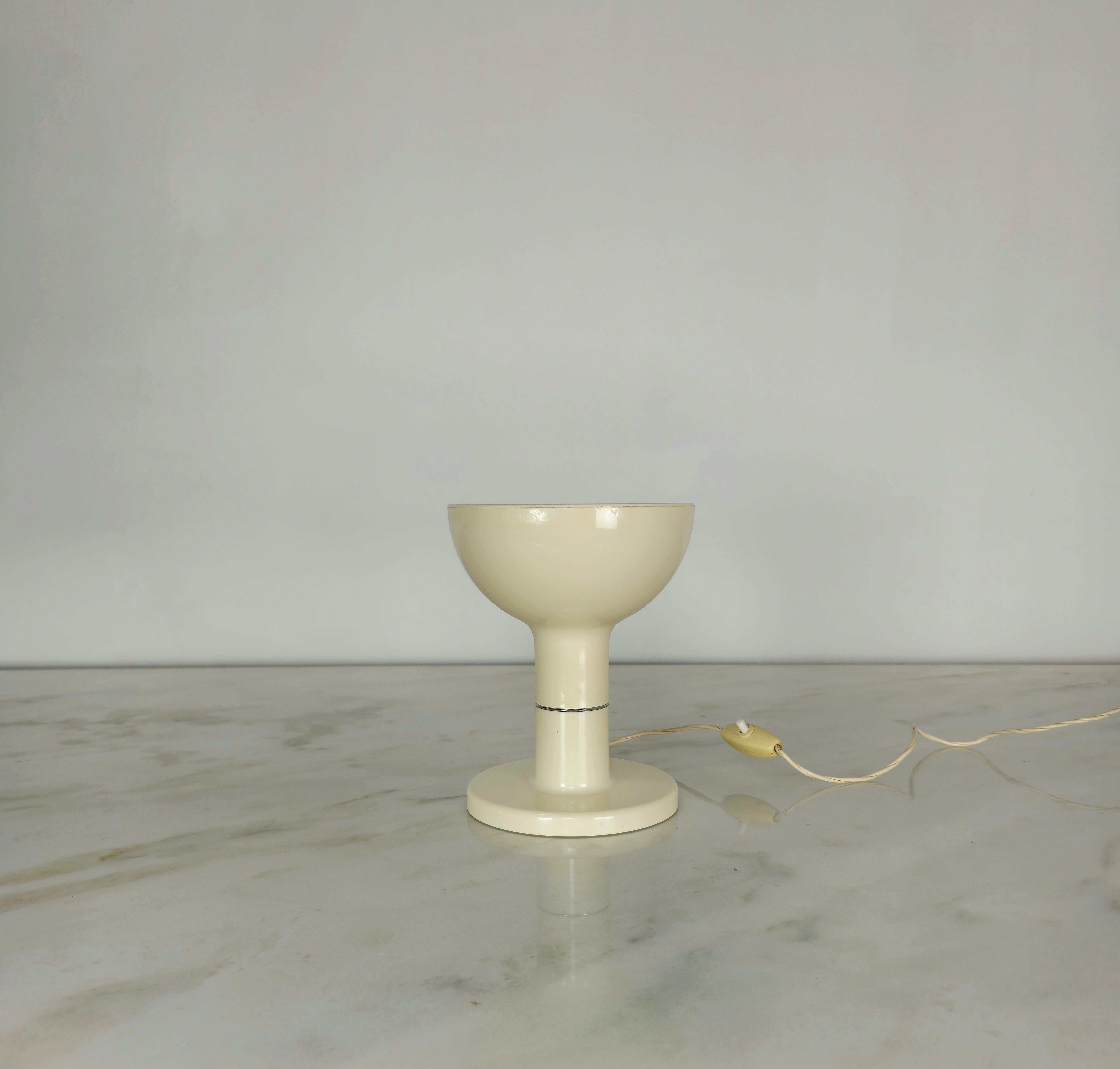 Table Lamp Plastic Enamelled Lighting Midcentury Italian Design, 1970s In Good Condition For Sale In Palermo, IT