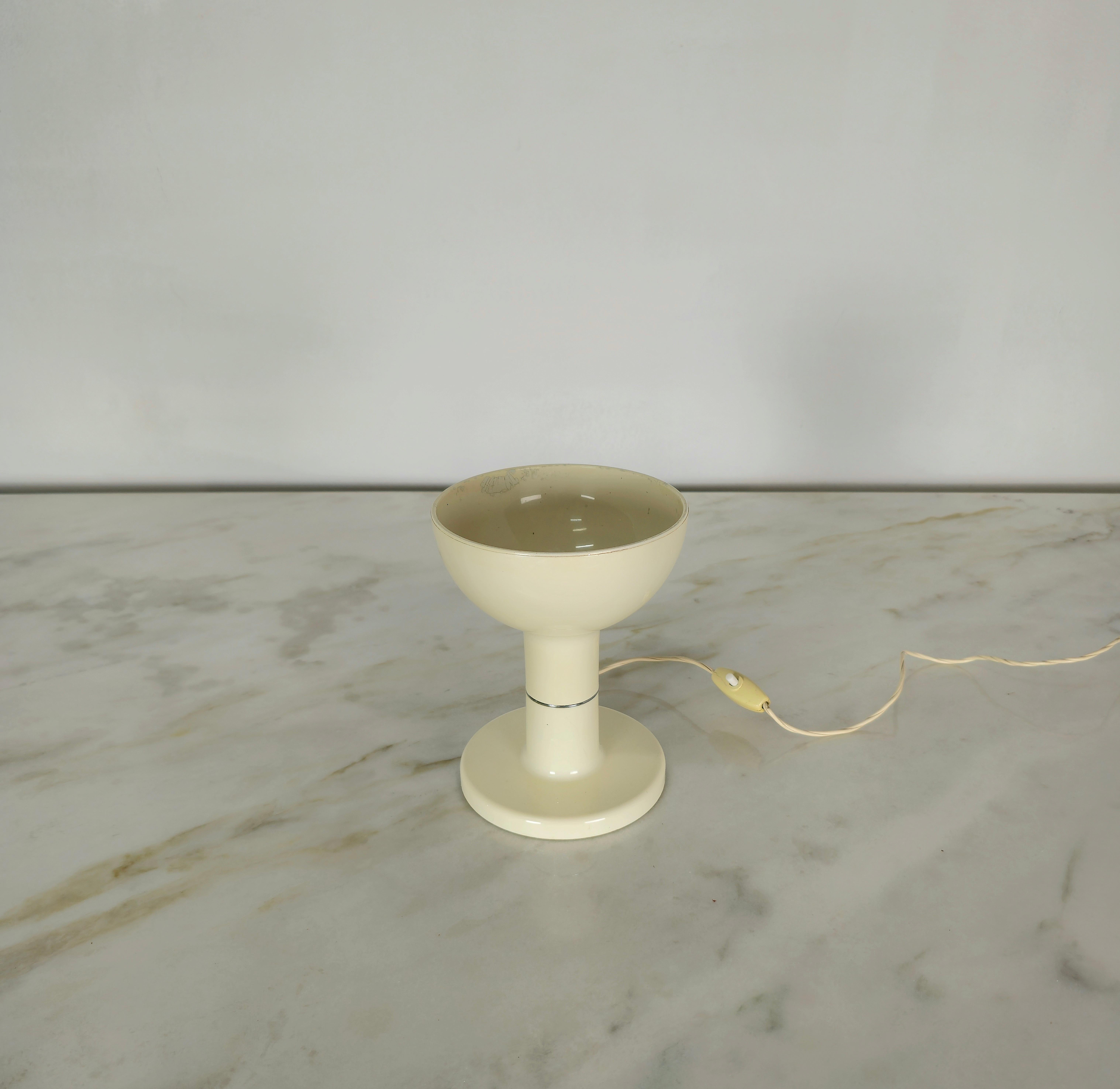 Table Lamp Plastic Enamelled Lighting Midcentury Italian Design, 1970s For Sale 1