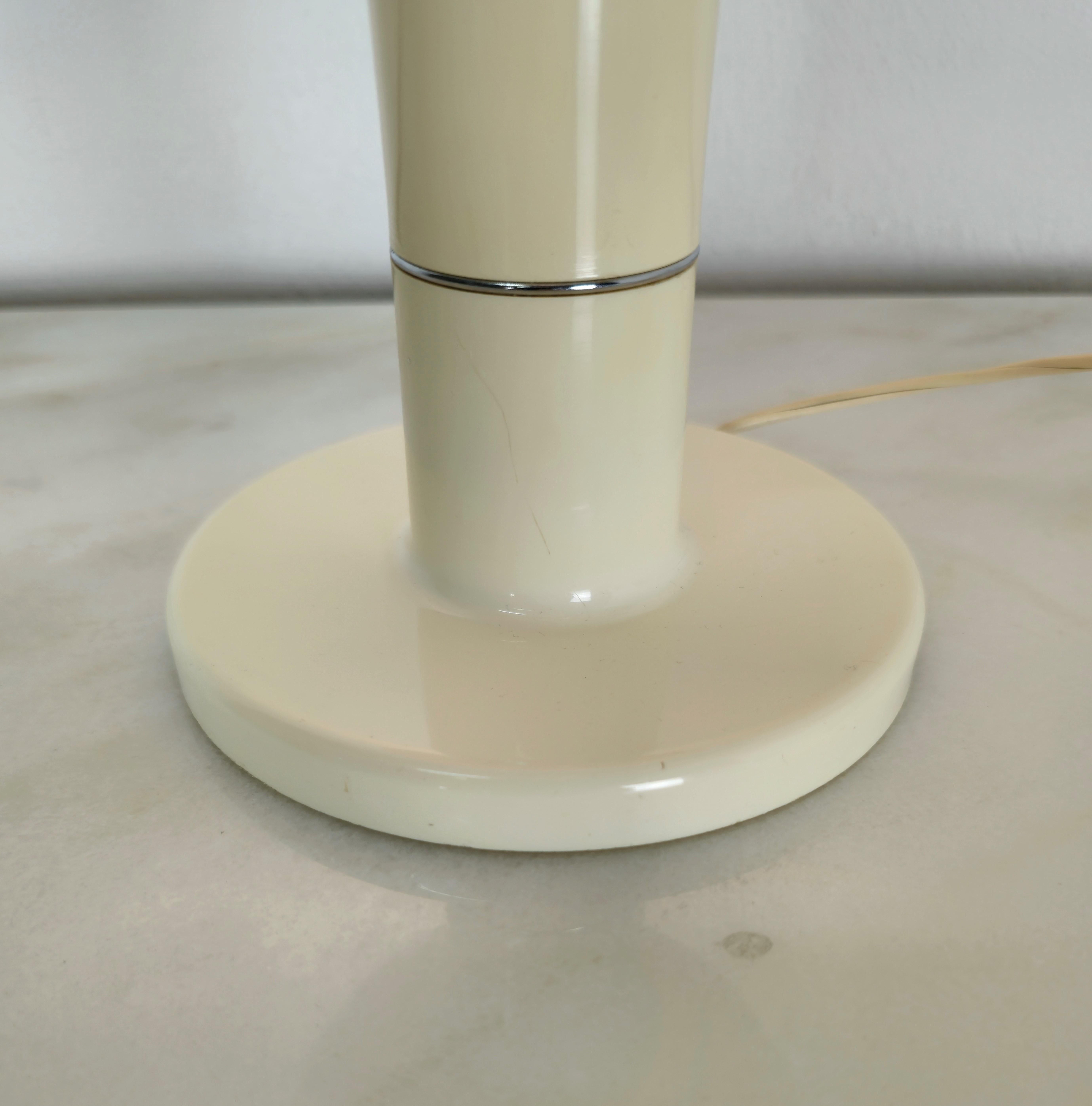Table Lamp Plastic Enamelled Lighting Midcentury Italian Design, 1970s For Sale 2