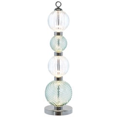 Lampada da tavolo con finitura champagne o cromo lucido Sfere di vetro di Murano personalizzabili