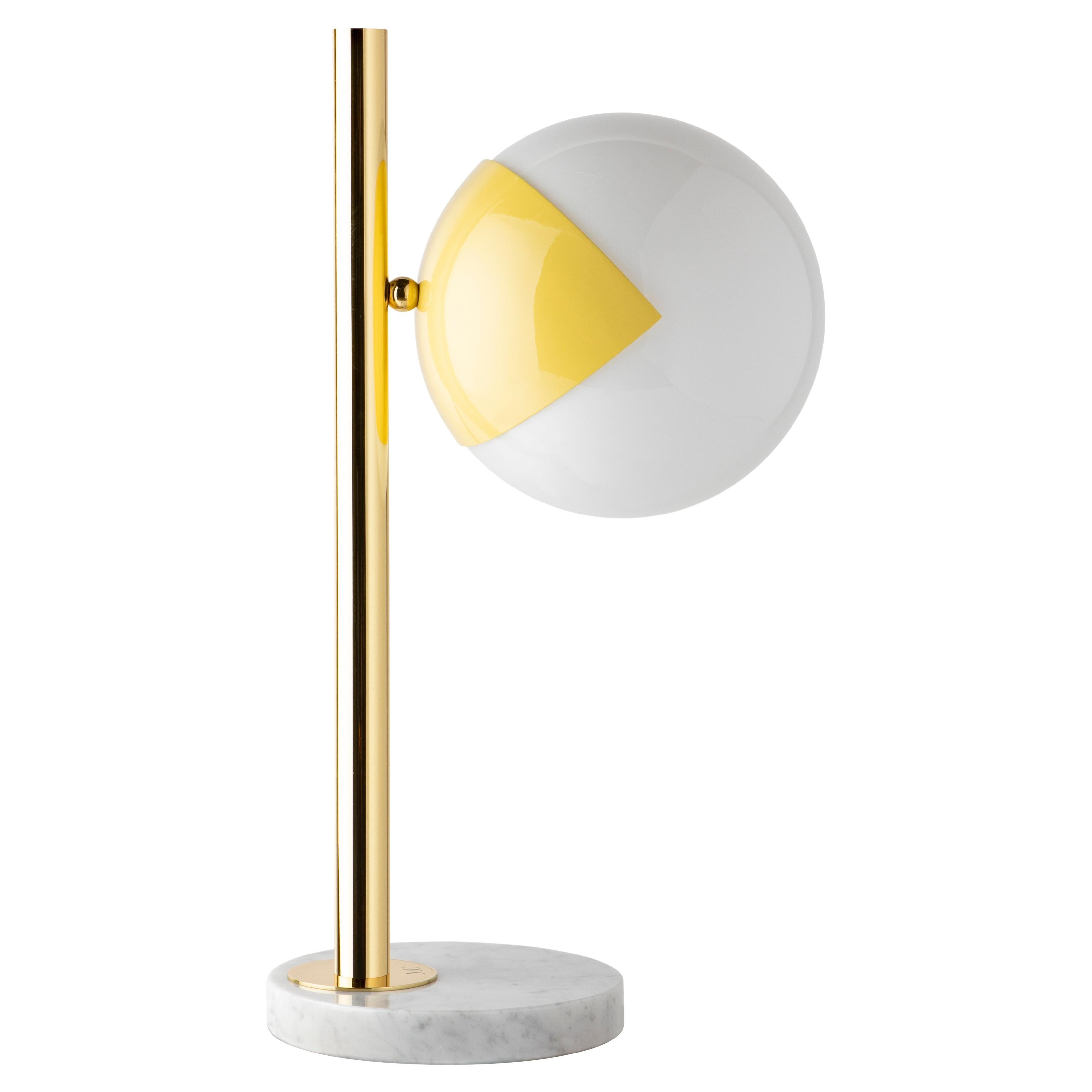 Lampe de table pop-up dimmable par Magic Circus Editions
Dimensions : Ø 22 x 30 x 53 cm 
Matériaux : Base en marbre de Carrare, tube en laiton lisse, verre soufflé à la bouche brillant
Une version non graduable est également disponible.

Toutes nos