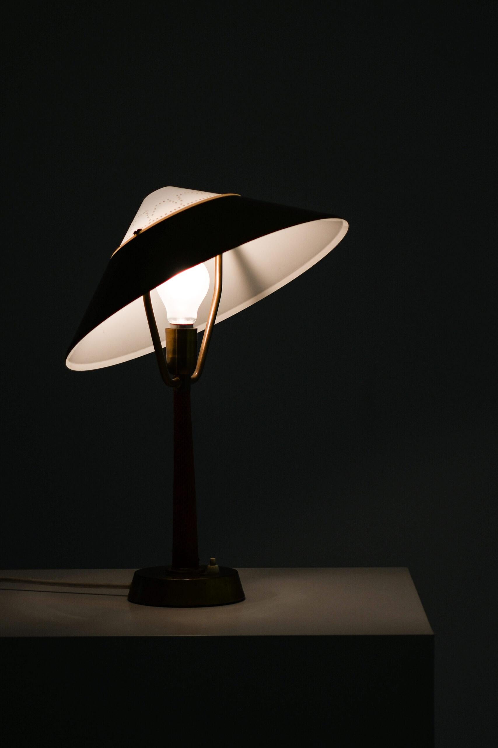 Table Lamp Produced by AB E. Hansson & Co in Malmö, Sweden For Sale 4