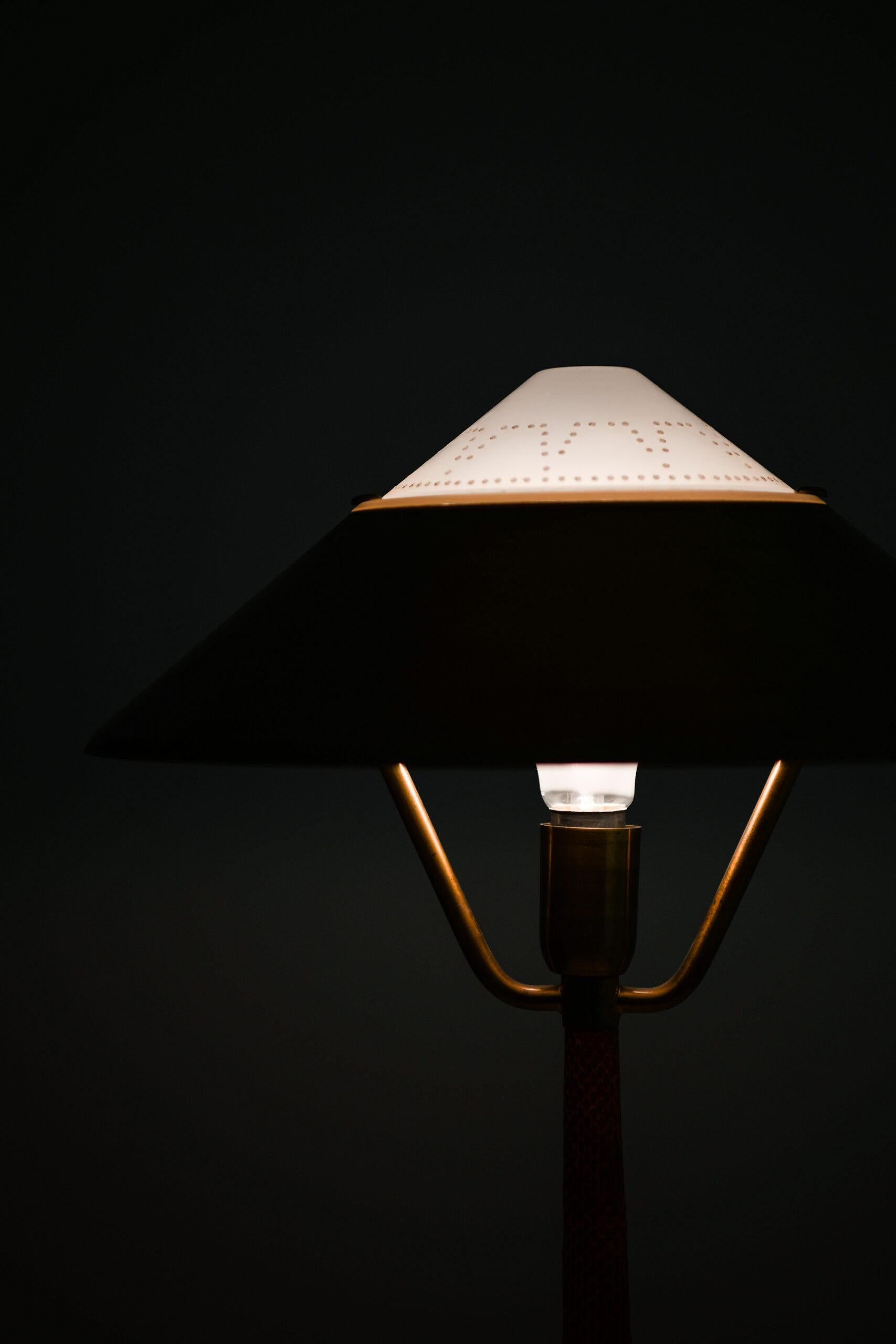 Lampe de bureau produite par AB E. Hansson & Co à Malm, Suède en vente 7
